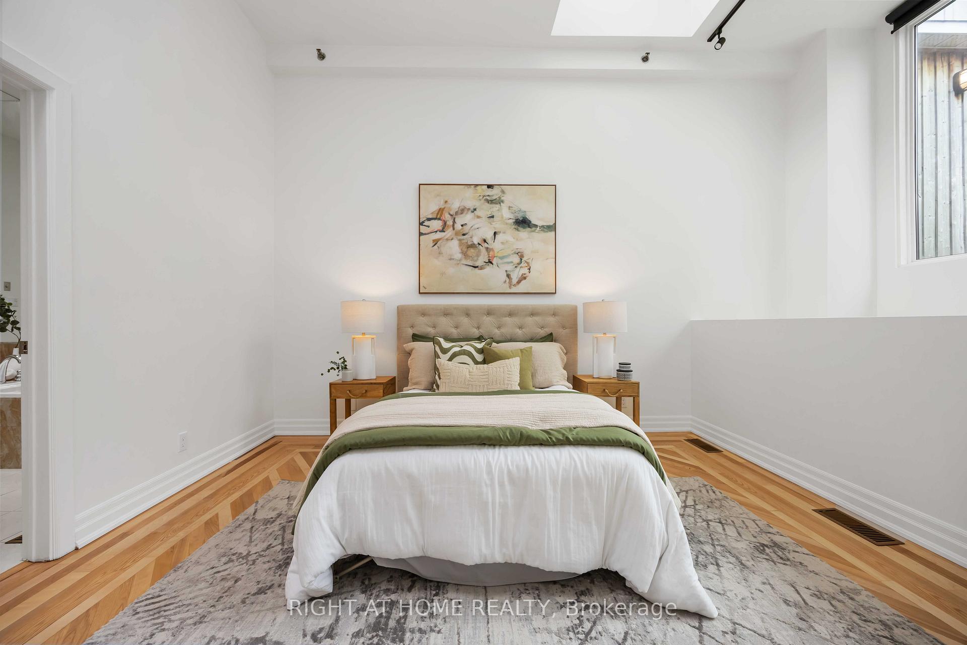 1 Bedroom Condo at 110 Hepbourne, Toronto For sale
