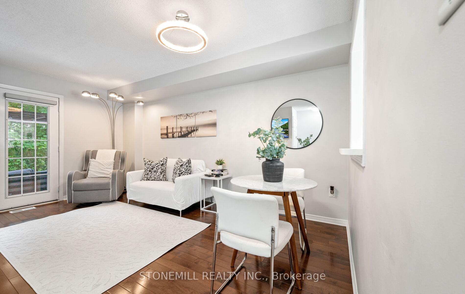 2 Bedrooms Condo at 4200 Kilmer, Burlington For sale