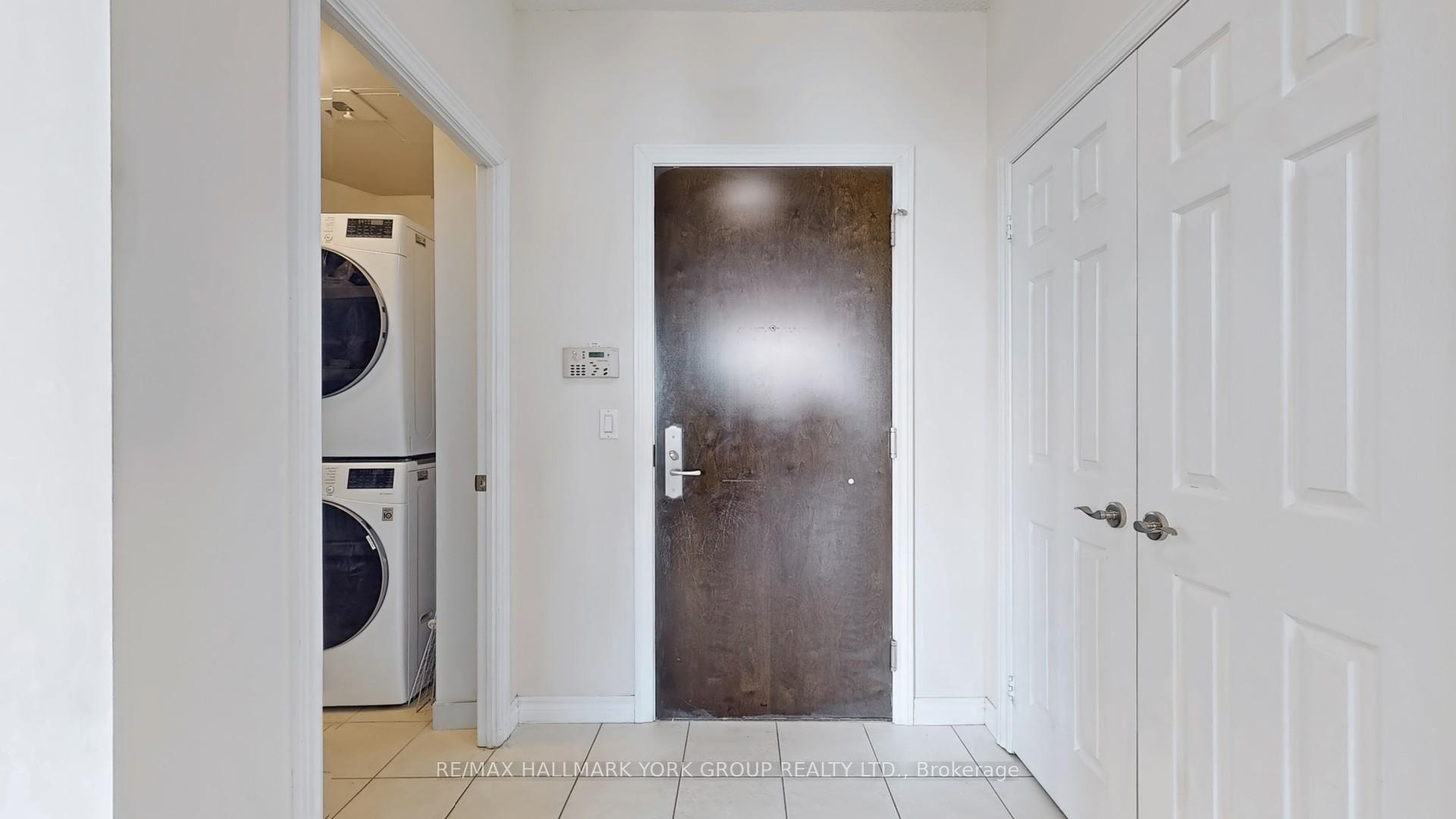 3 Bedrooms Condo at 1135 Royal York,  Toronto For sale