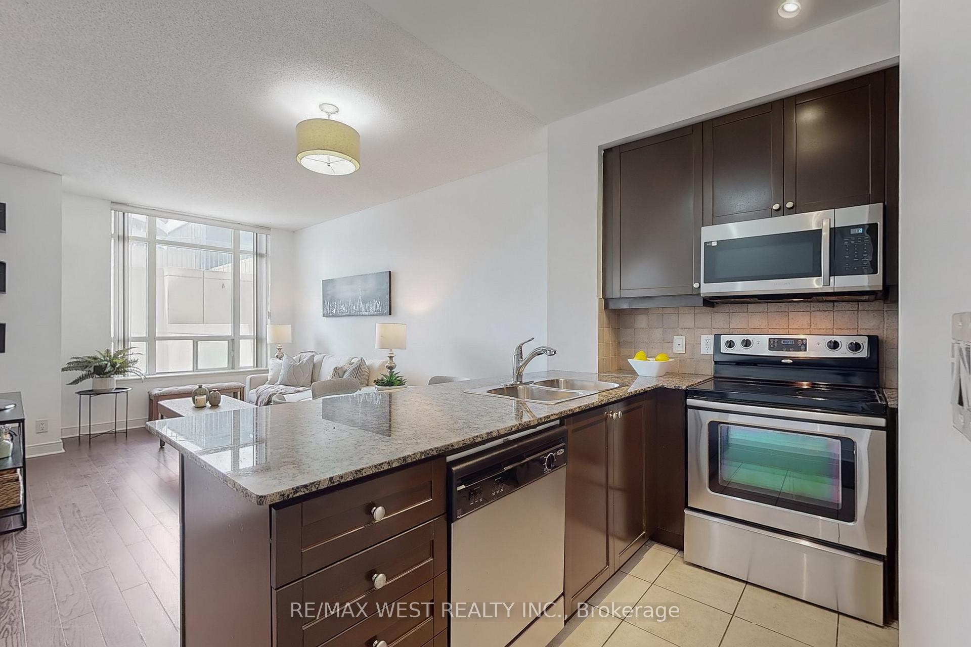 2 Bedrooms Condo at 80 Absolute, Mississauga For sale
