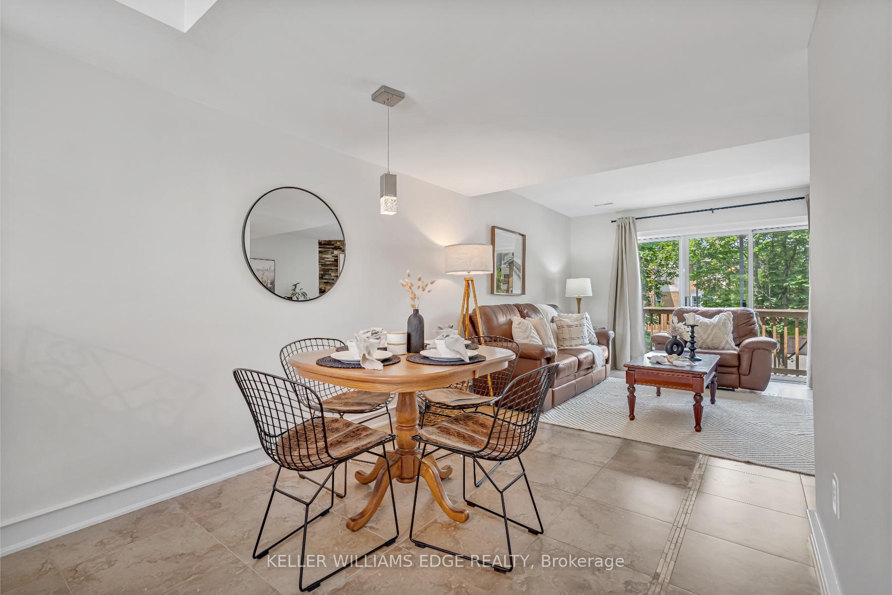 2 Bedrooms Condo at 4045 Upper Middle, Burlington For sale