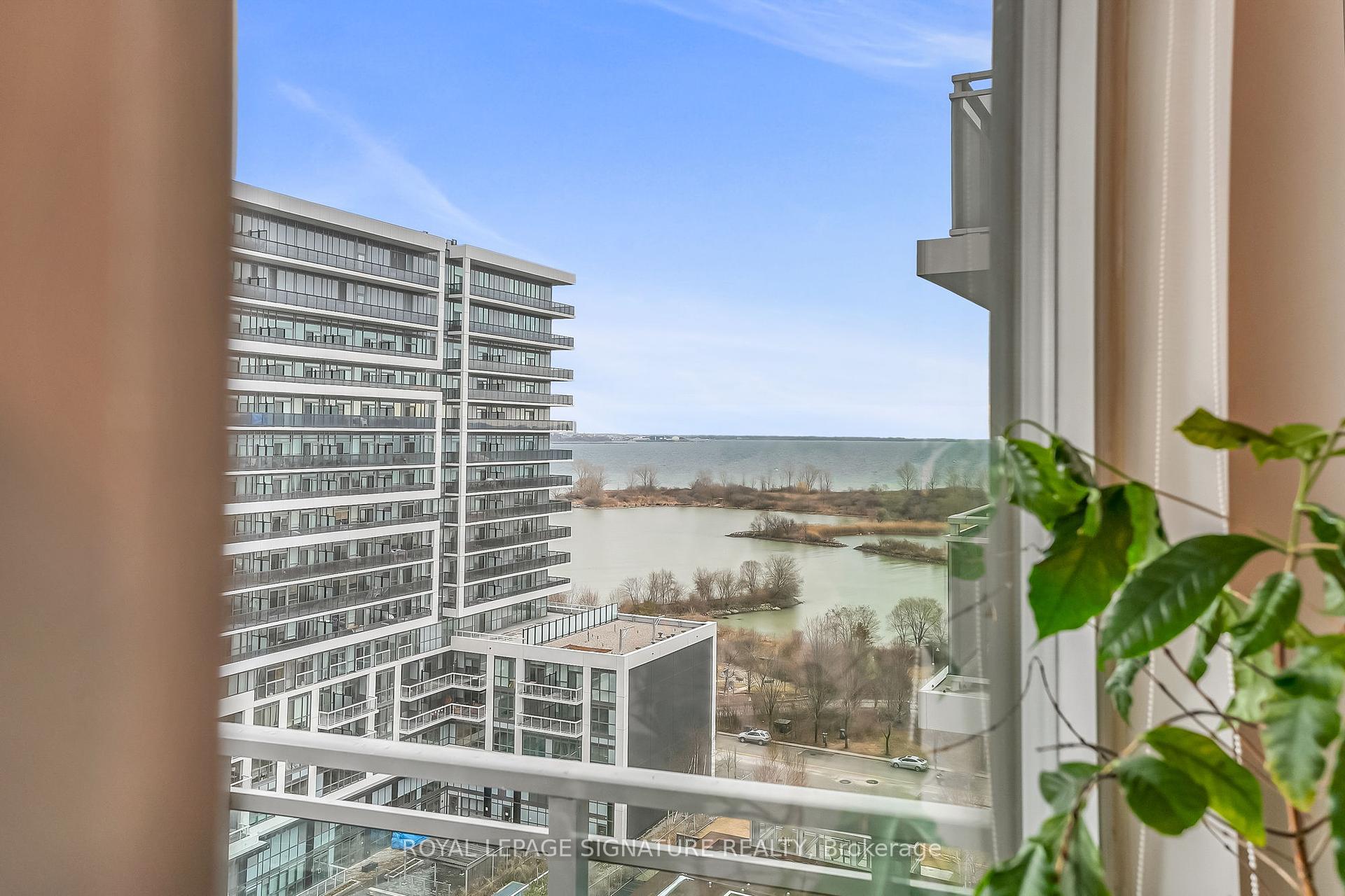 1 Bedroom Condo at 33 Shore Breeze,  Toronto For sale