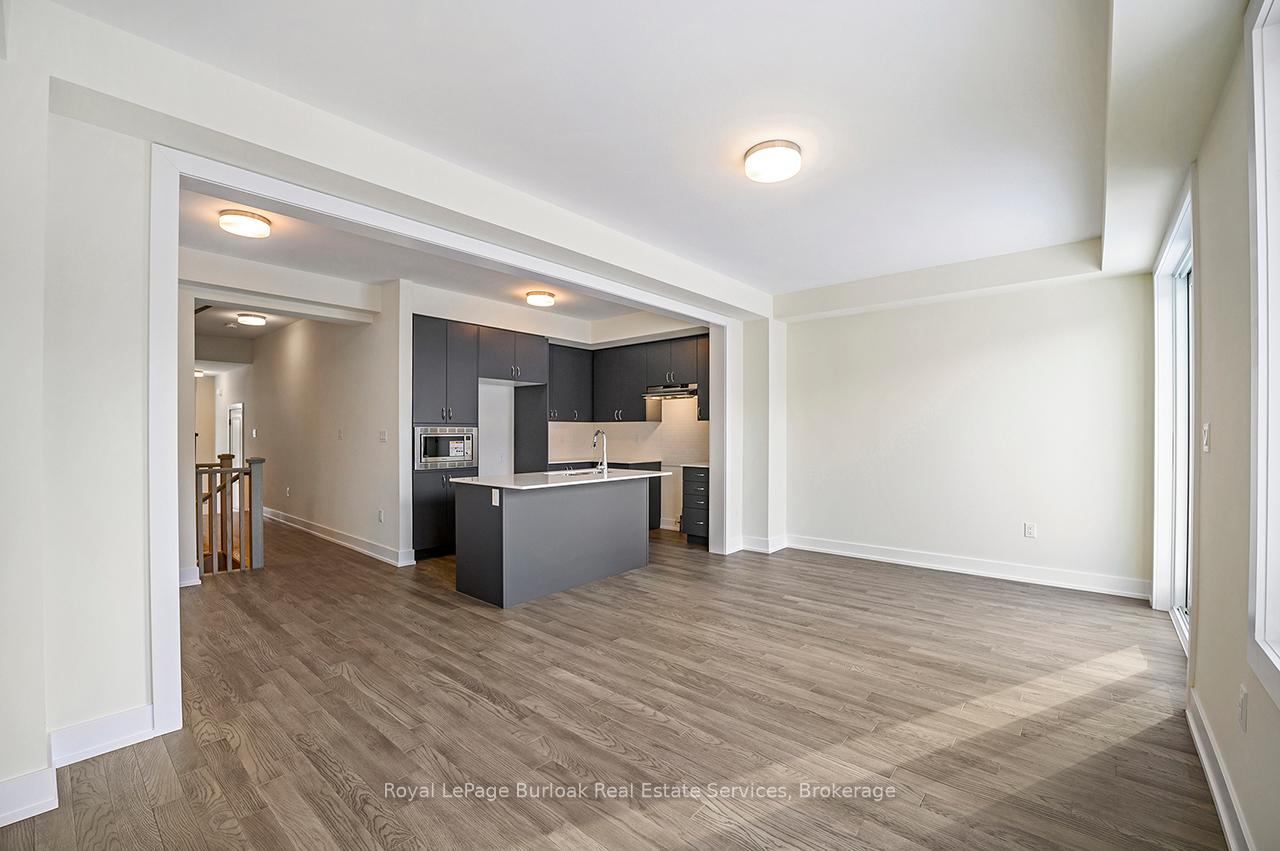 4 Bedrooms Condo at 2184 Postmaster,  Oakville For sale