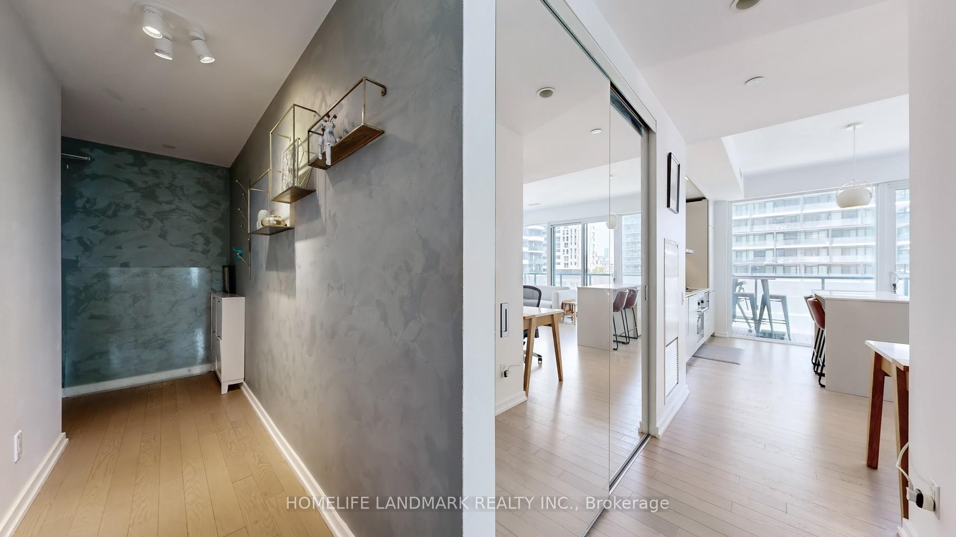 2 Bedrooms Condo at 101 Peter, Toronto For sale