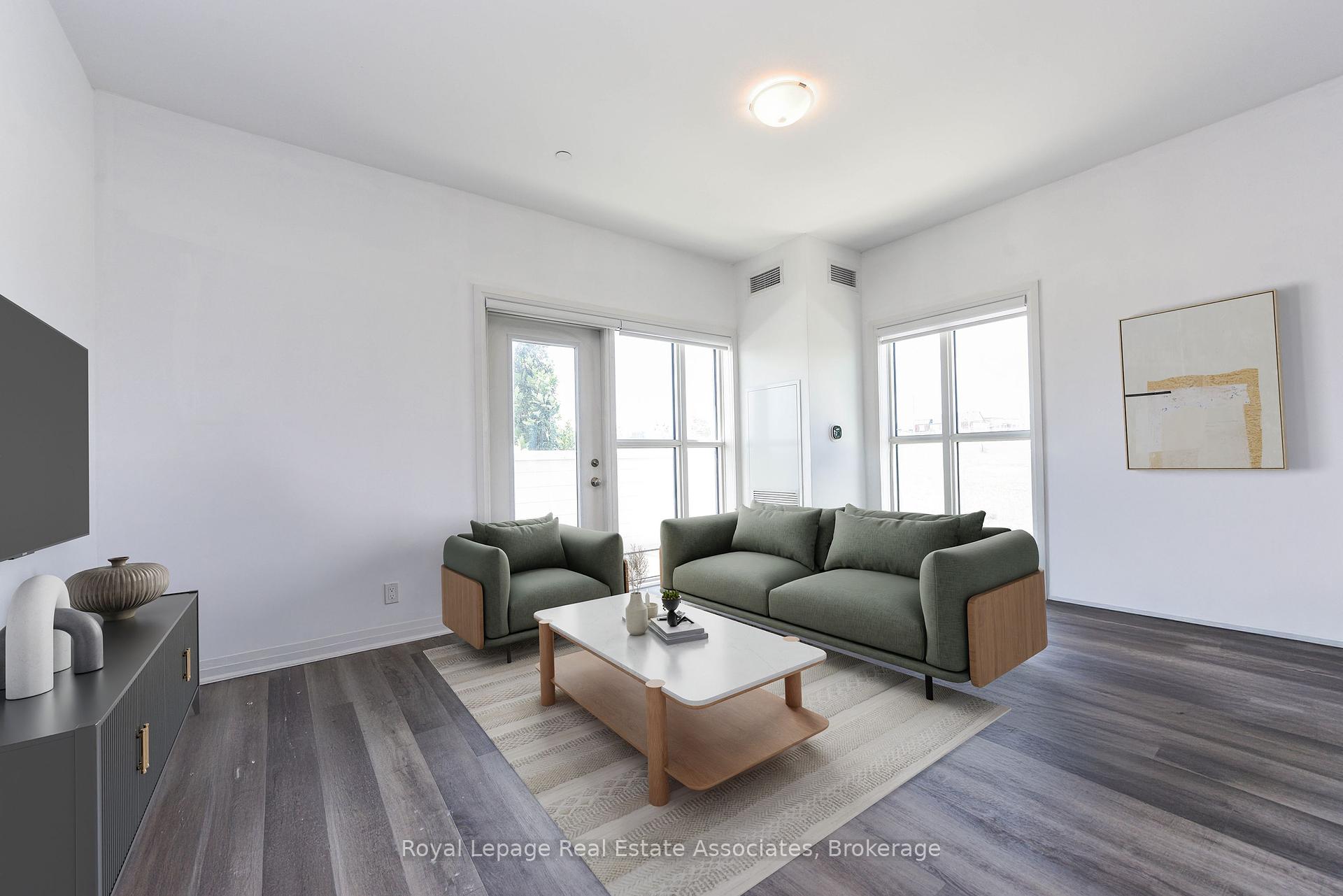 3 Bedrooms Condo at 102 Grovewood, Oakville For sale