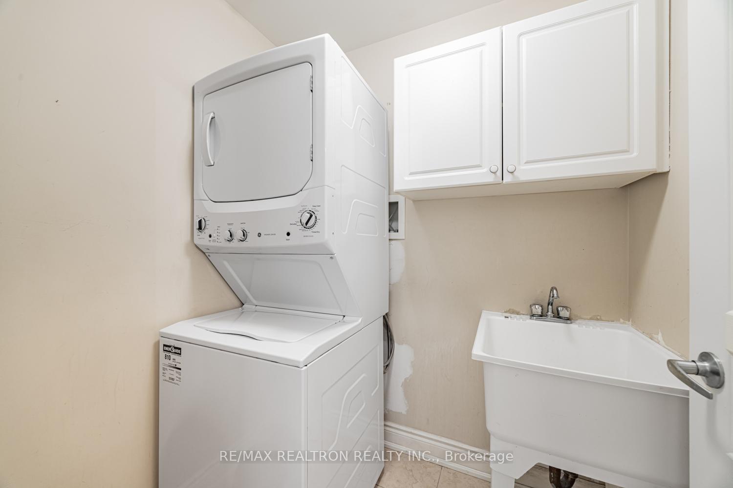 2 Bedrooms Condo at 9901 Keele, Vaughan For sale