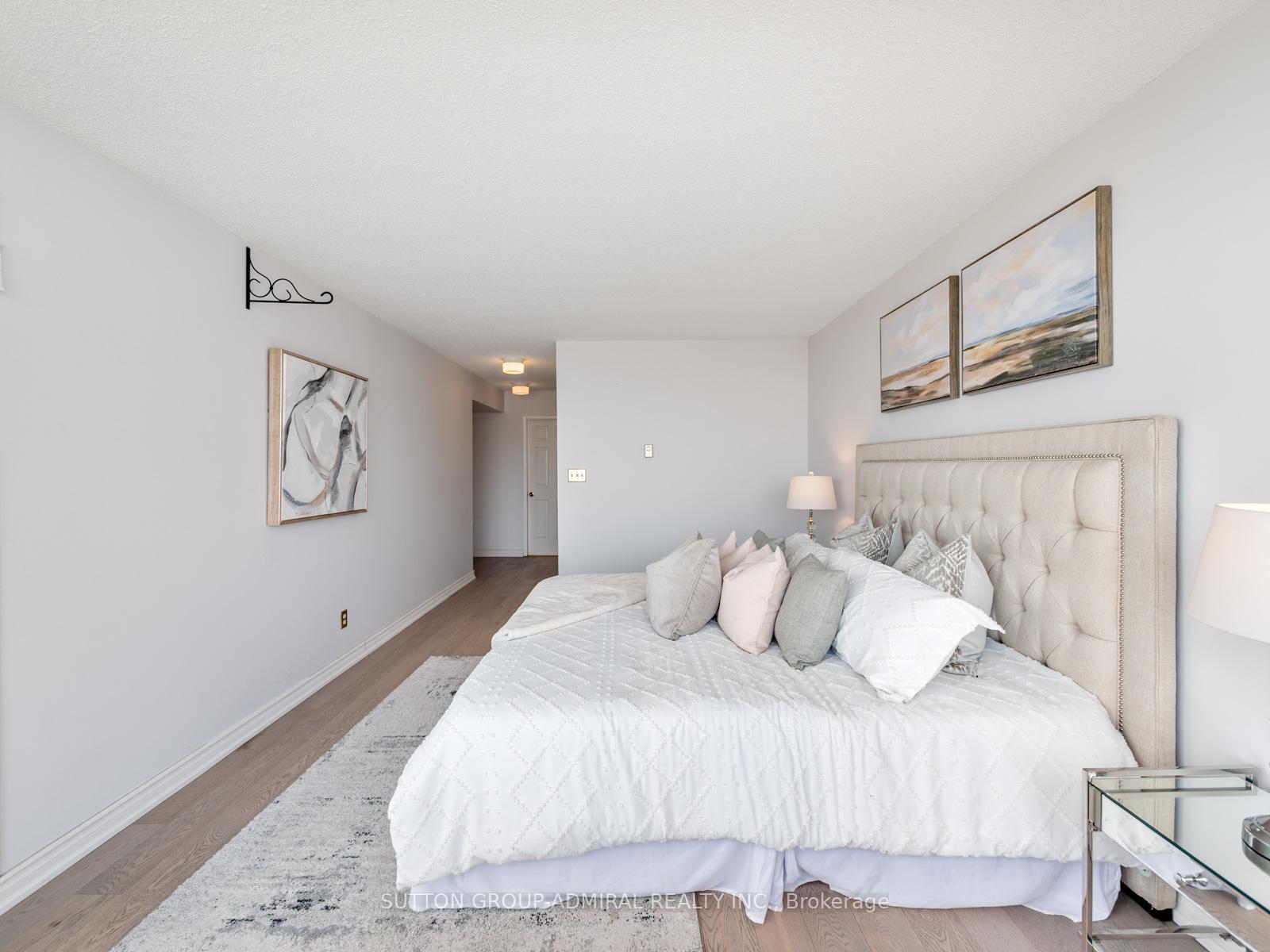 3 Bedrooms Condo at 175 Bamburgh, Toronto For sale