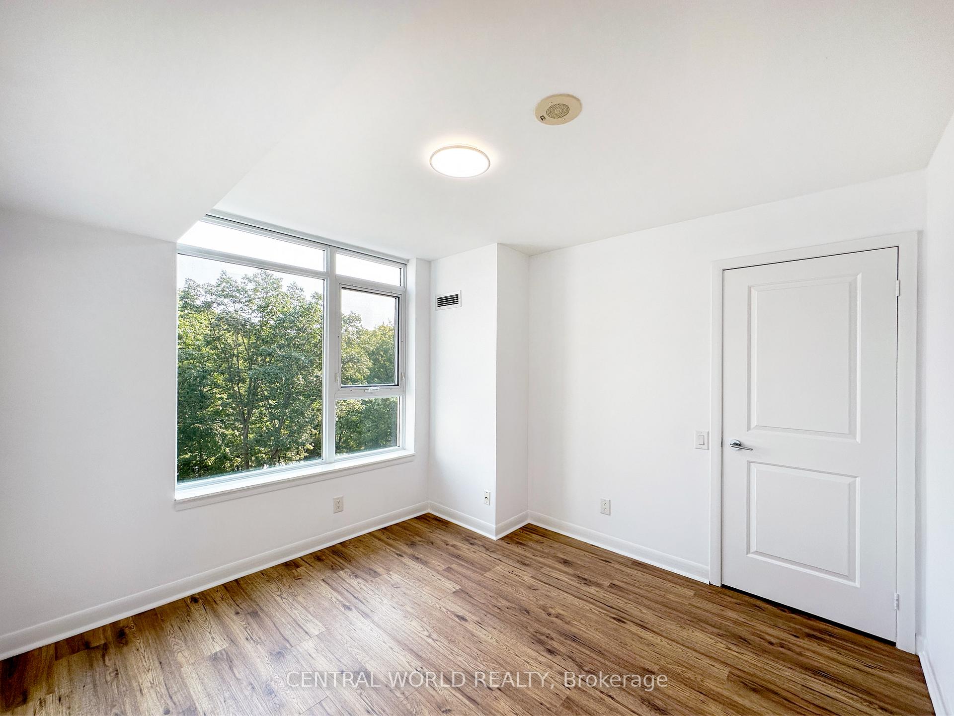 2 Bedrooms Condo at 25 Town Centre,  Toronto For sale