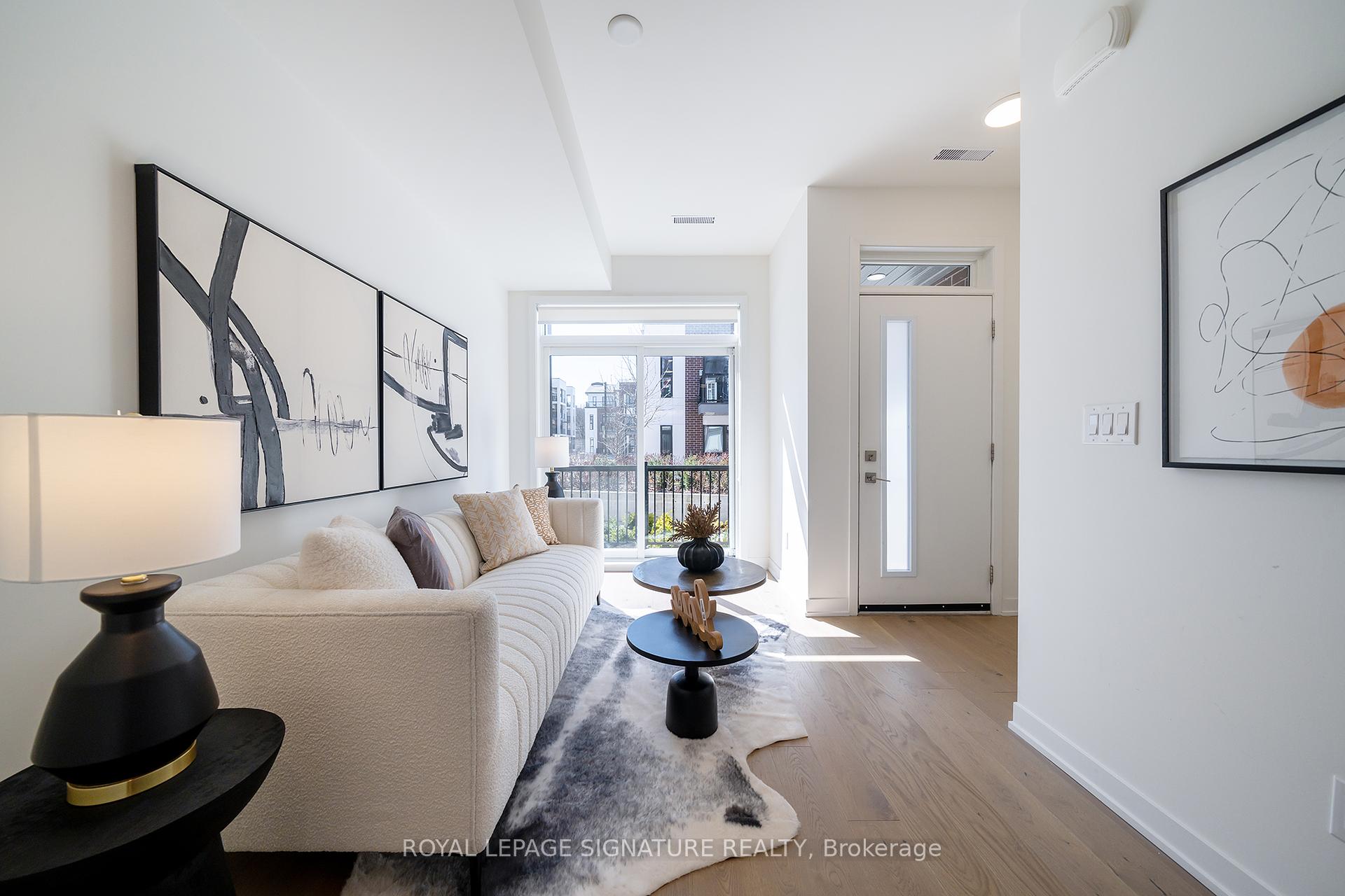 3 Bedrooms Condo at 110 Canon Jackson,  Toronto For sale