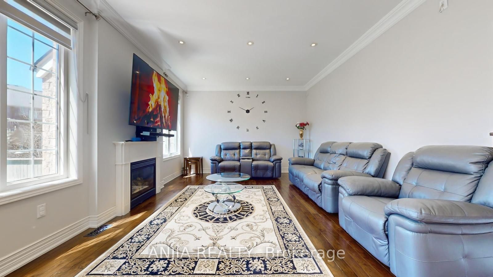 6 Dietzman Court, Richmond Hill, ON L4E 4X6
