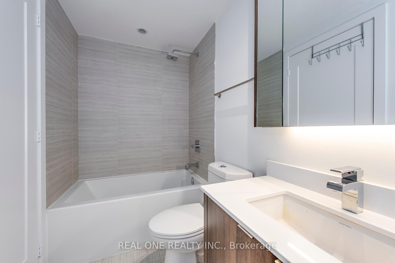 2 Bedrooms Condo at 1 Edgewater, Toronto For sale