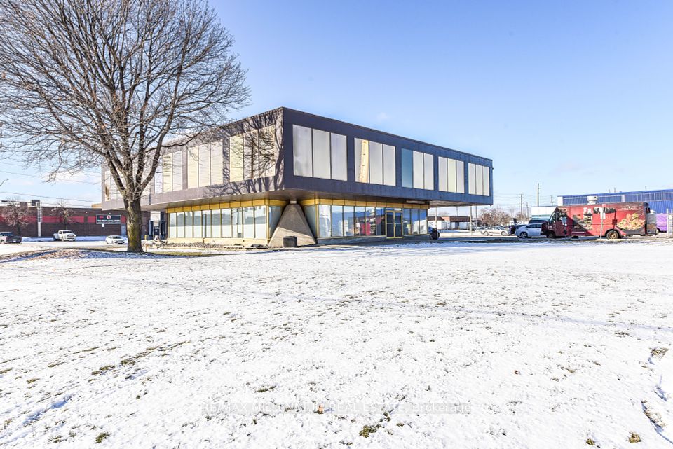 1300 Steeles