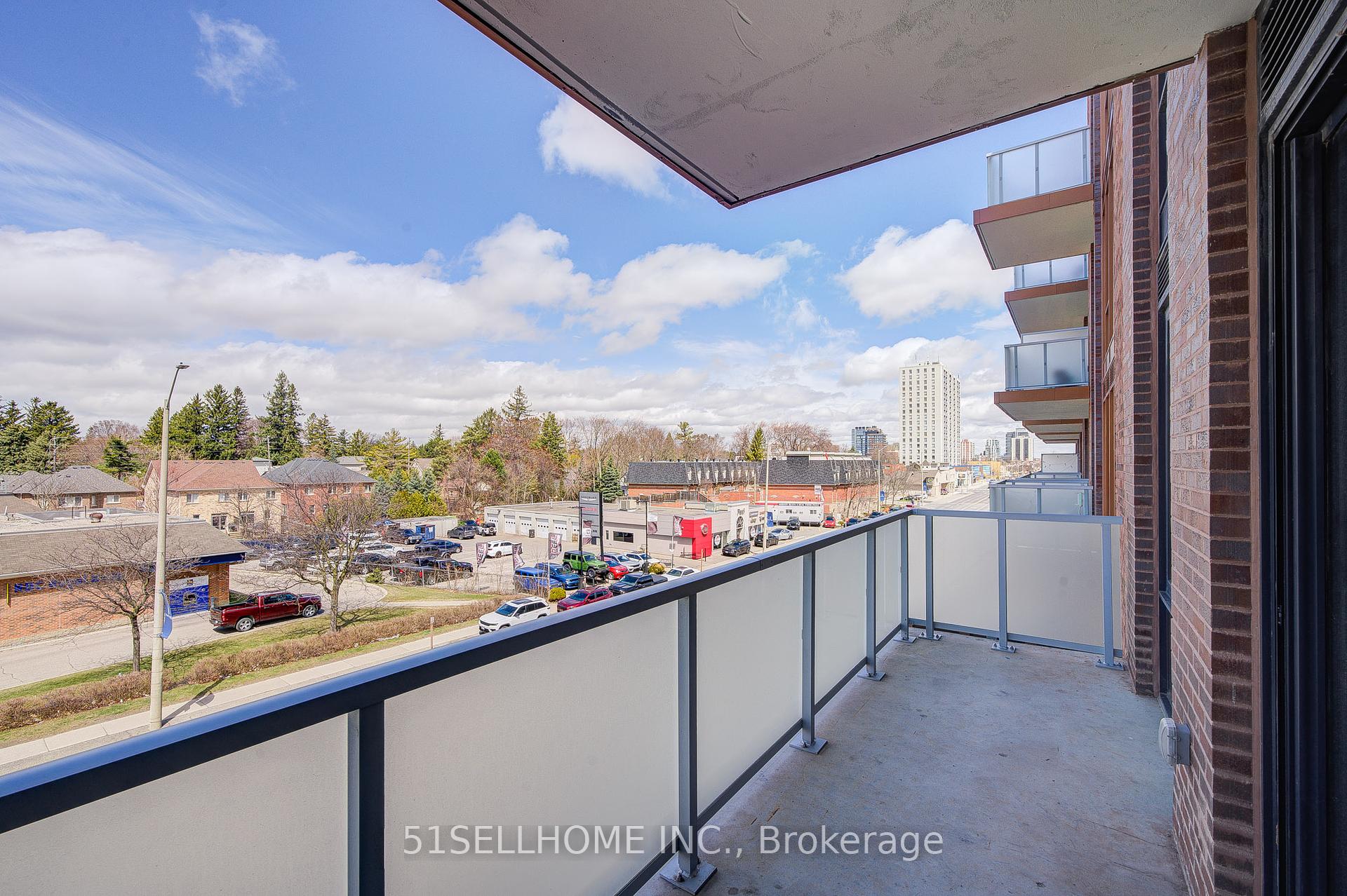 2 Bedrooms Condo at 215 Lakeshore,  Mississauga For sale