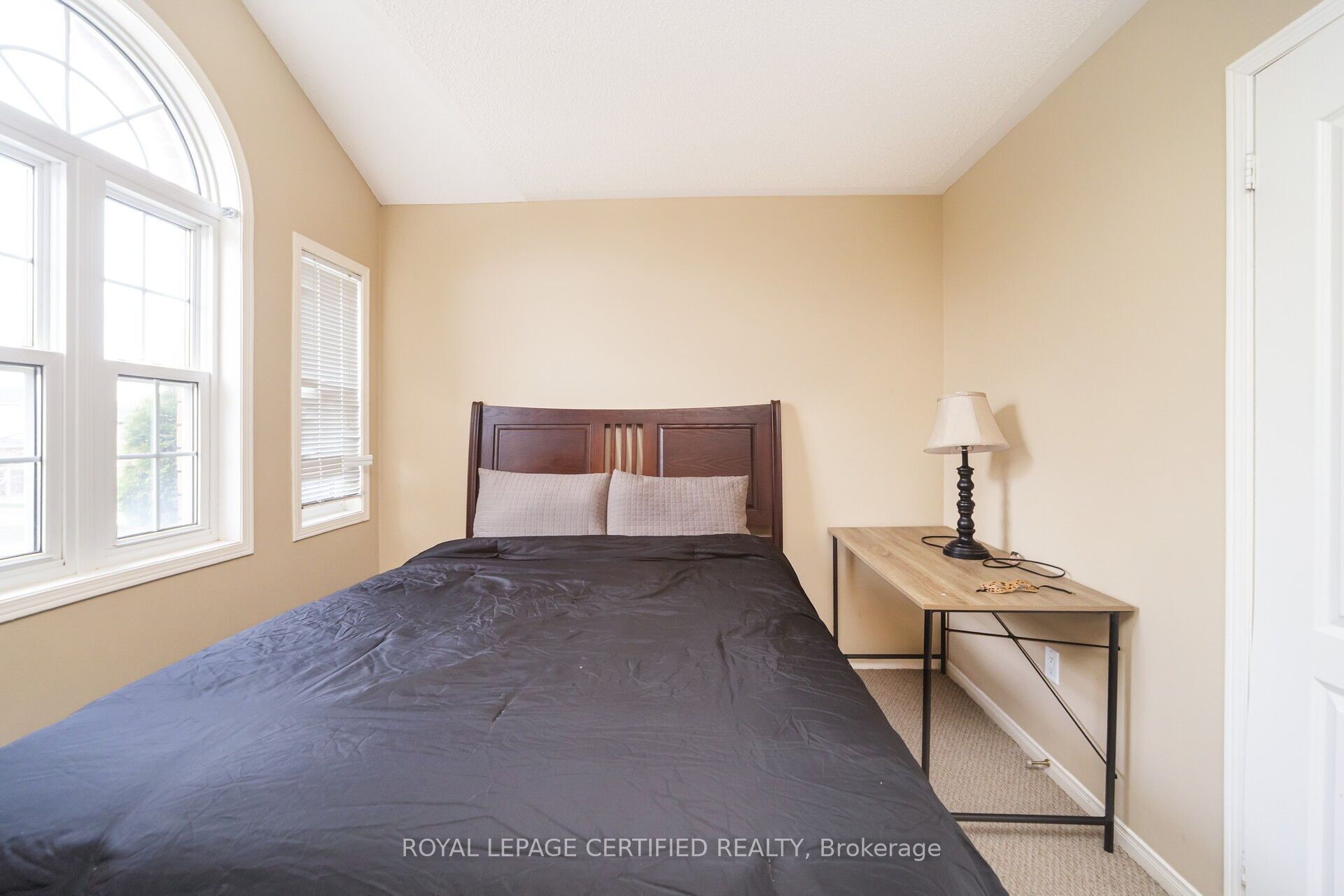 12 Sunnybrook Crescent