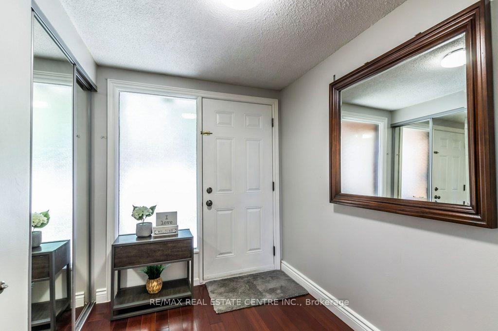 3 Bedrooms Condo at 444 Stone Church,  Hamilton For sale