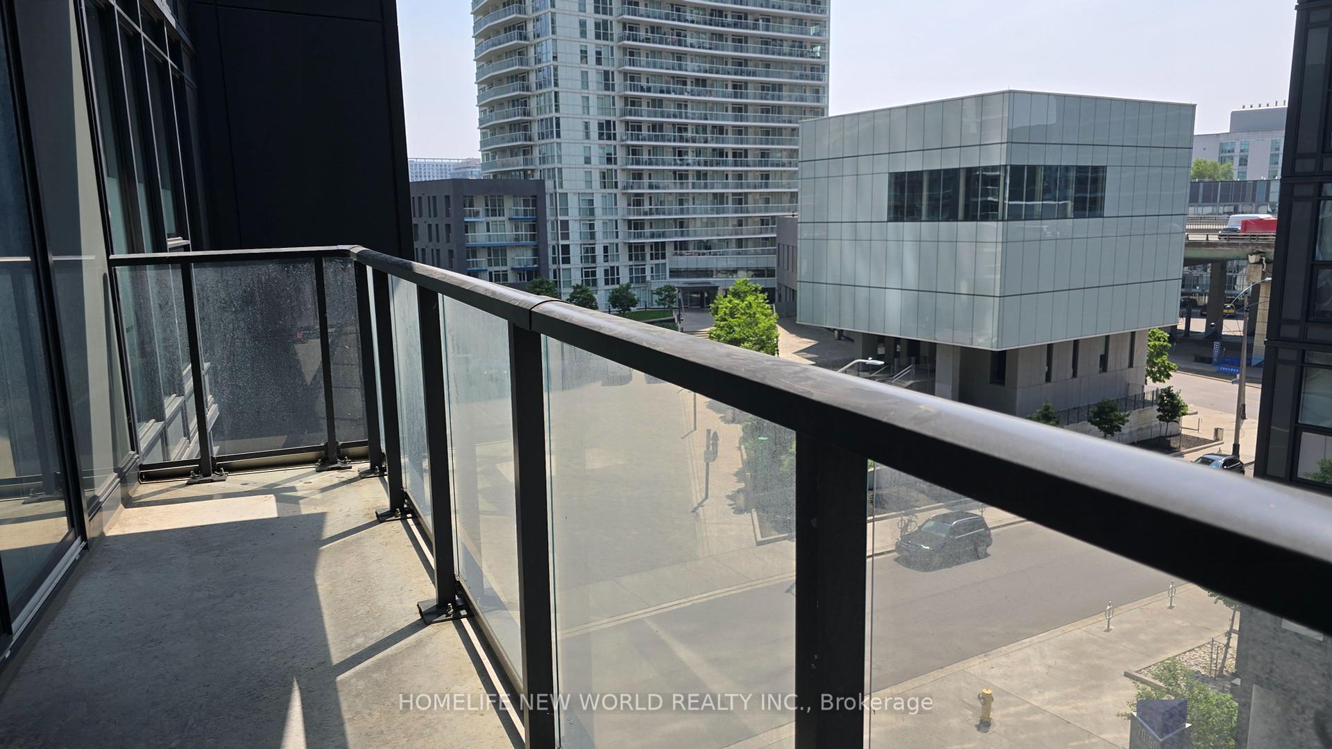 3 Bedrooms Condo at 90 Queens Wharf, Toronto For sale