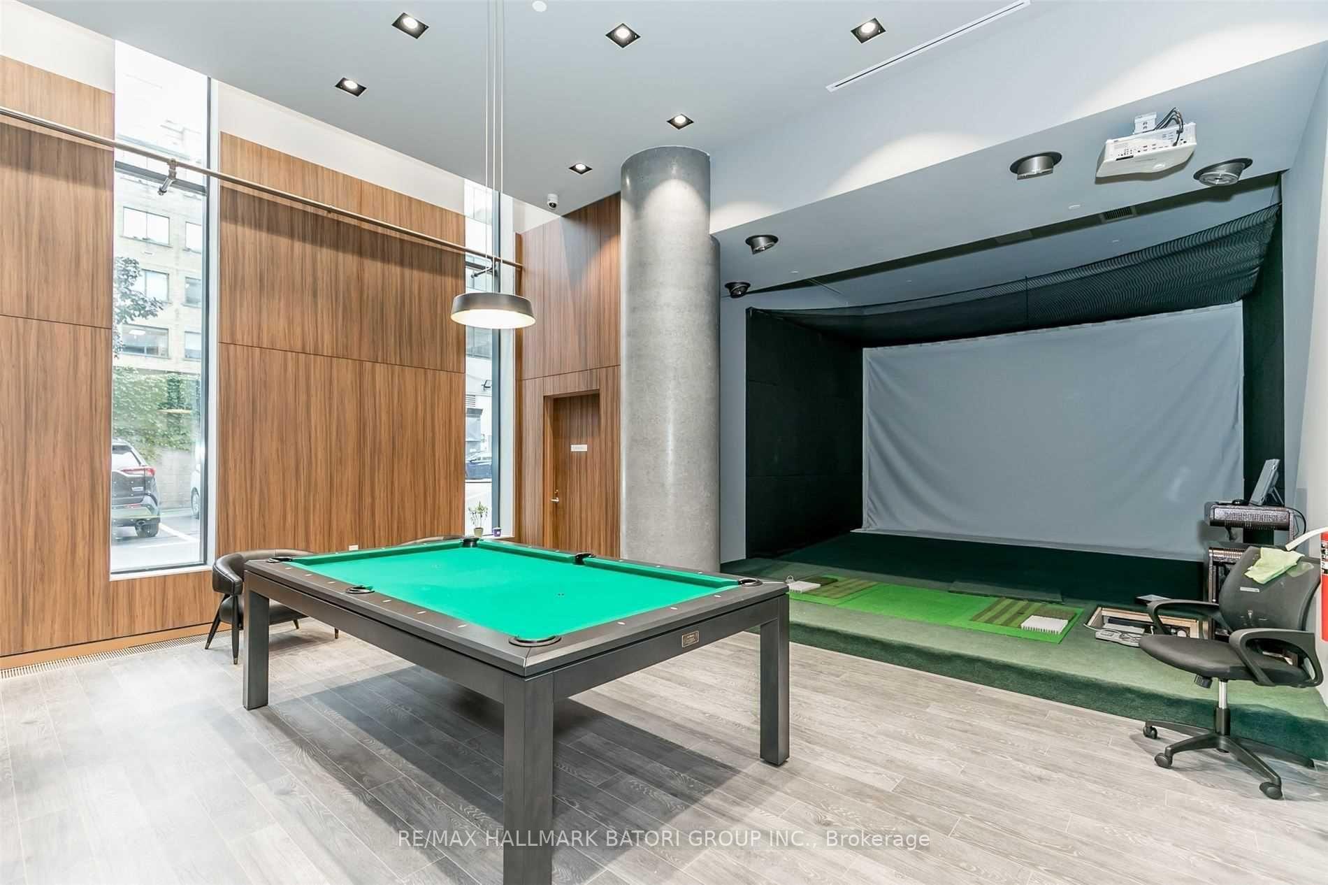 2 Bedrooms Condo at 161 Roehampton,  Toronto For sale