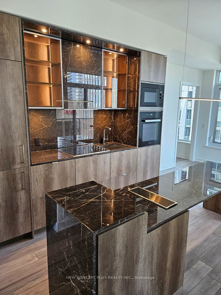 11 Yorkville