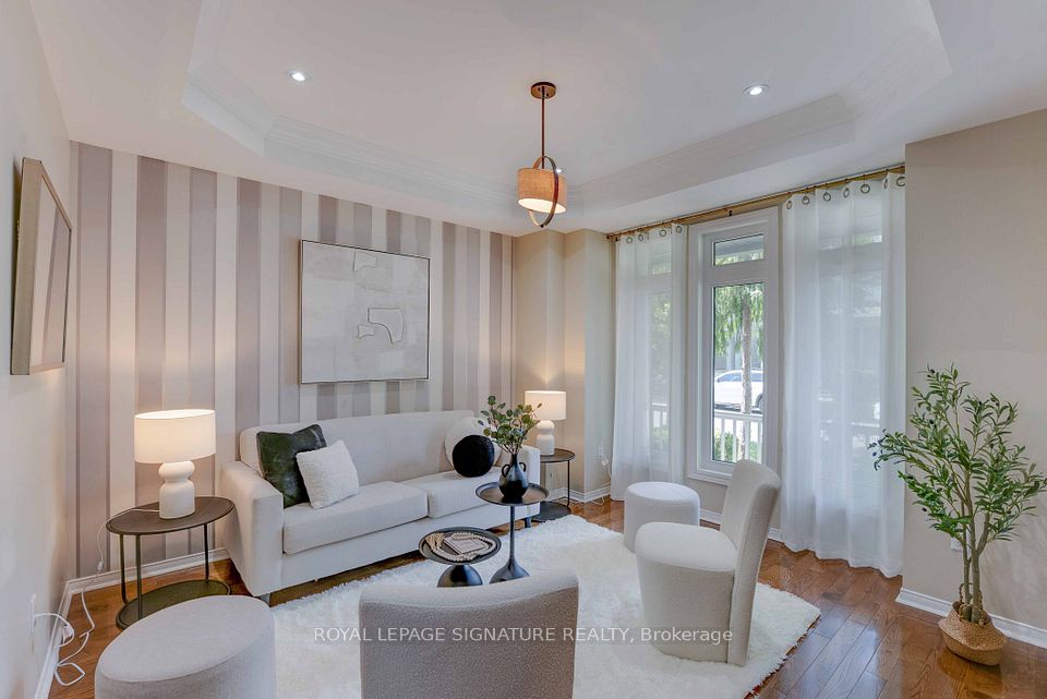 Property at 216 Gatwick Drive, Oakville, ON L6H 6M9