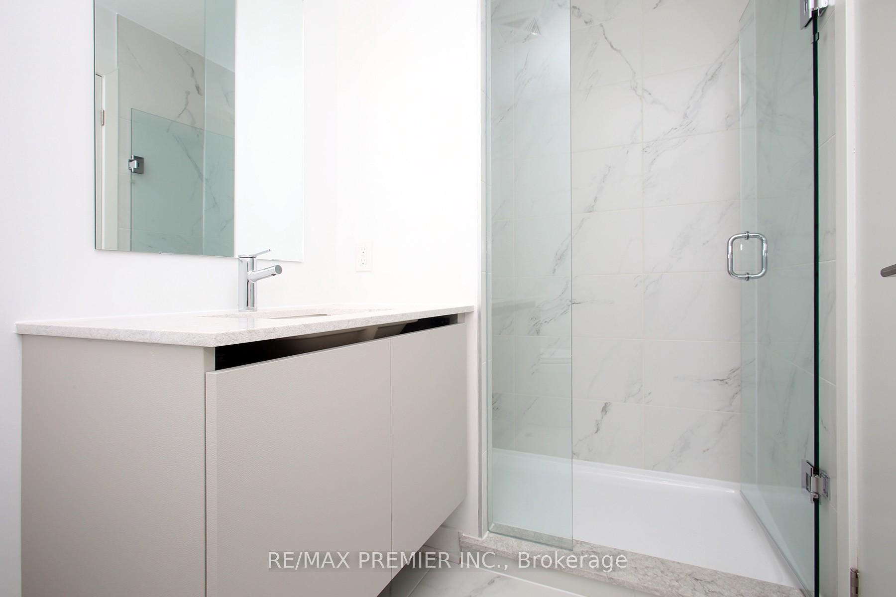 2 Bedrooms Condo at 3020 Trailside, Oakville For sale