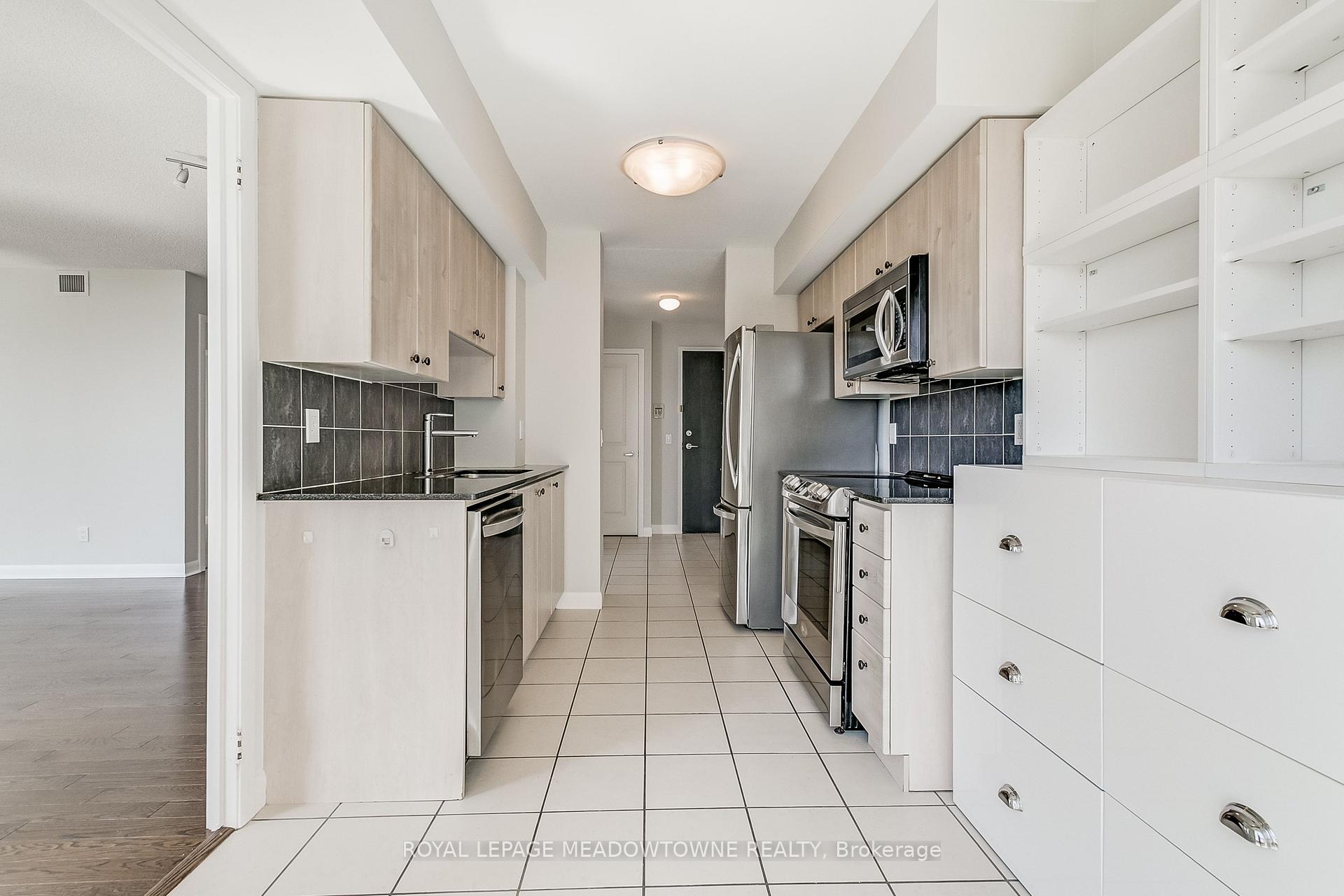 2 Bedrooms Condo at 225 Sherway Gardens, Toronto For sale
