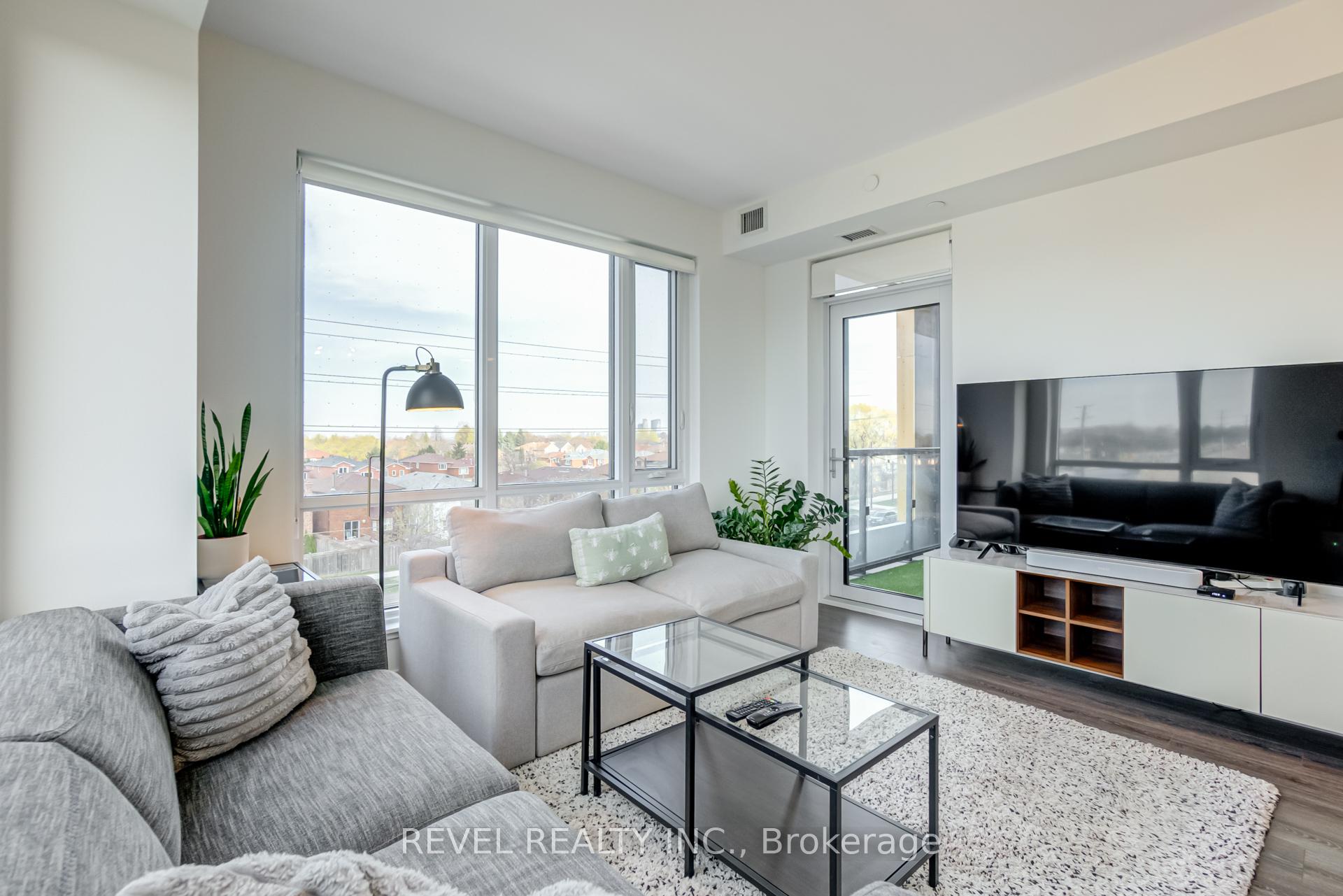 2 Bedrooms Condo at 7950 Bathurst, Vaughan For sale