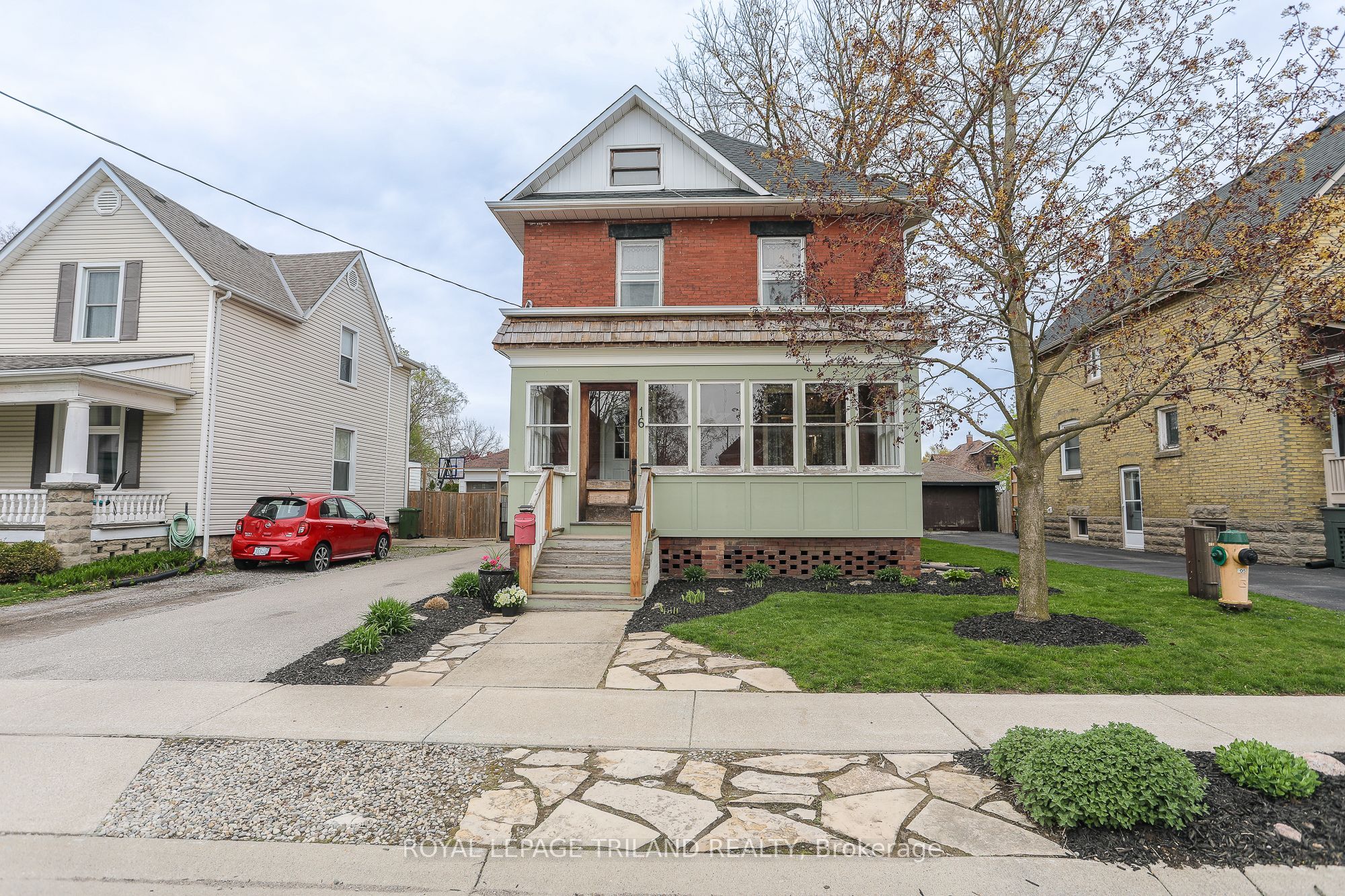 16 Maple Street
