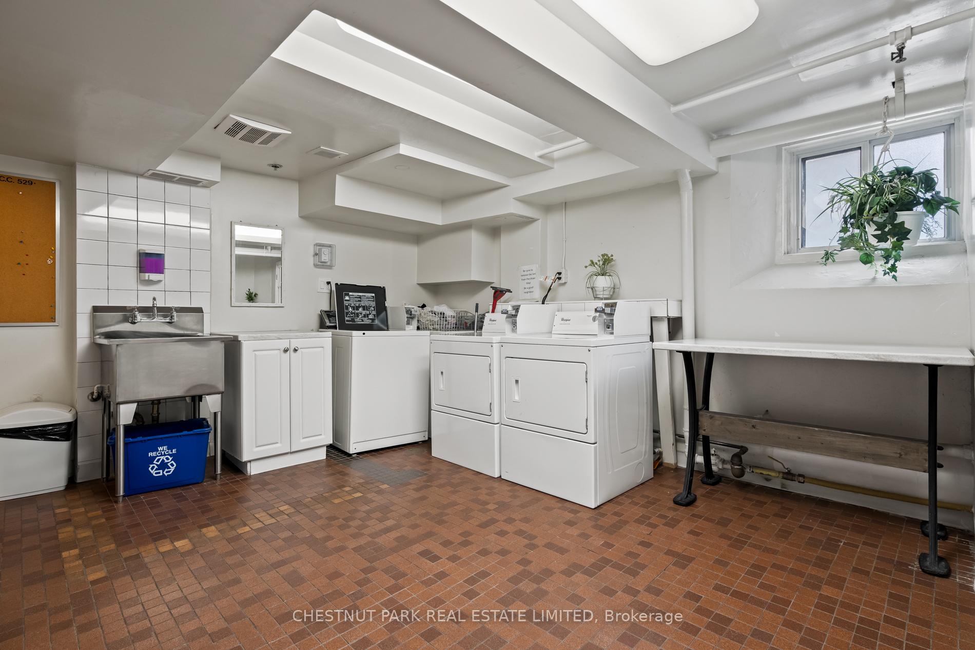 1 Bedroom Condo at 212 St. George,  Toronto For sale