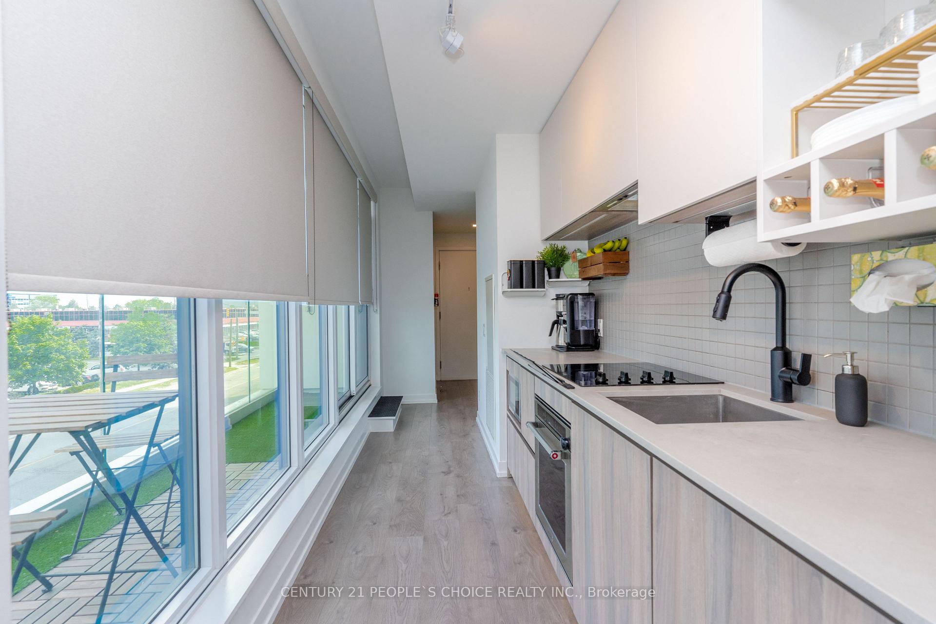 3 Bedrooms Condo at 950 Portage, Vaughan For sale