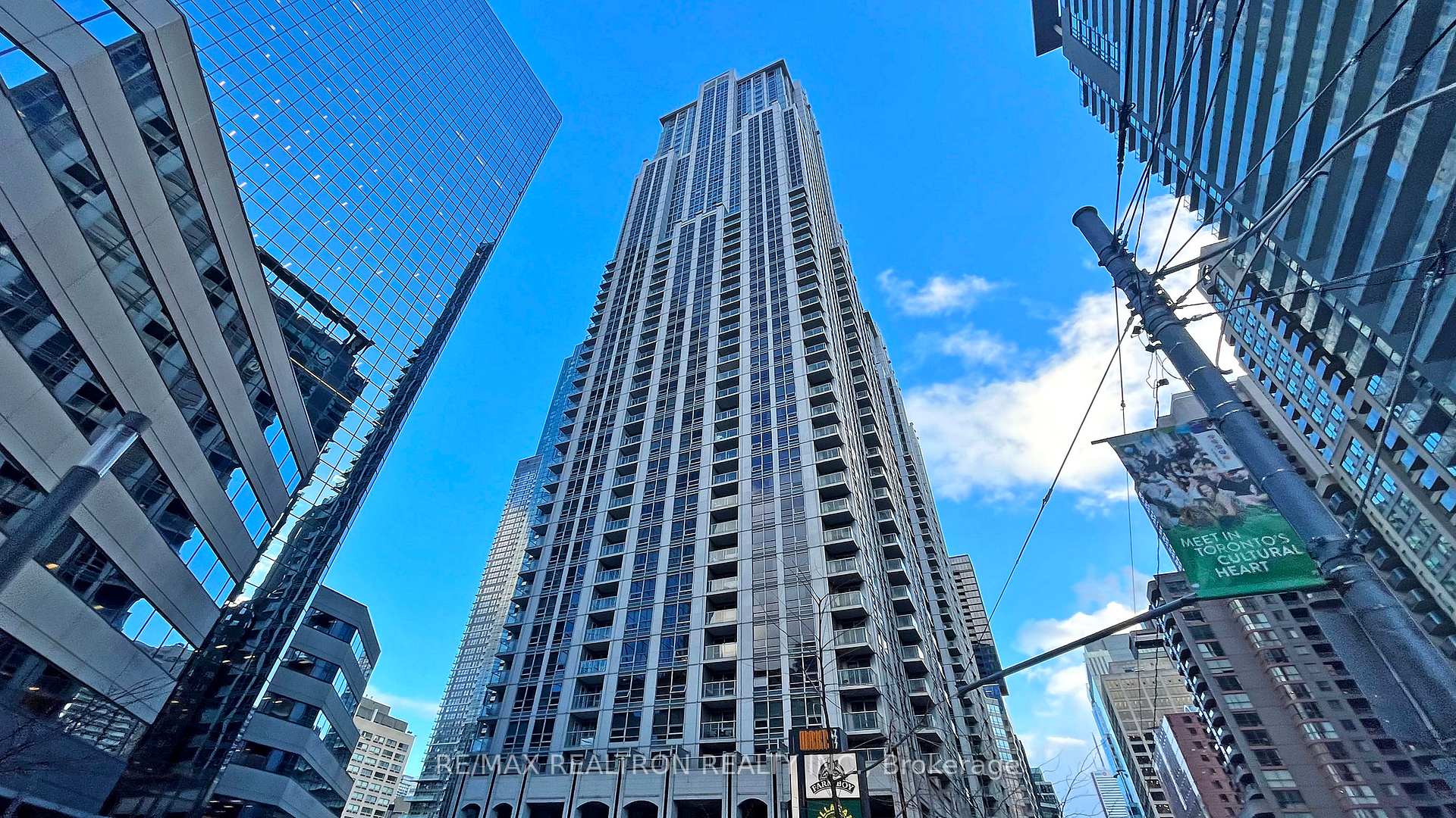 2 Bedrooms Condo at 763 Bay, Toronto For sale