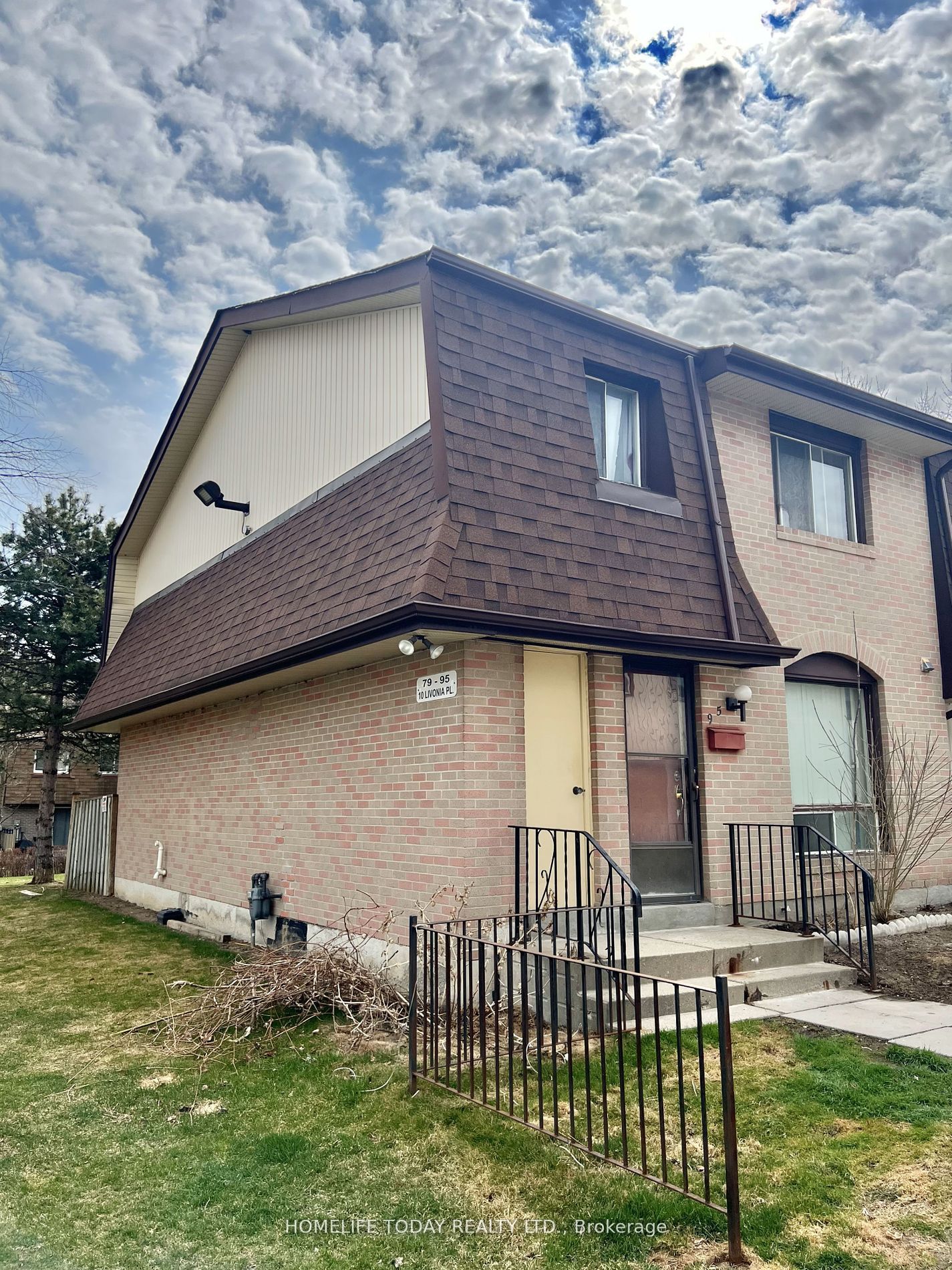 10 Livonia Place, #95