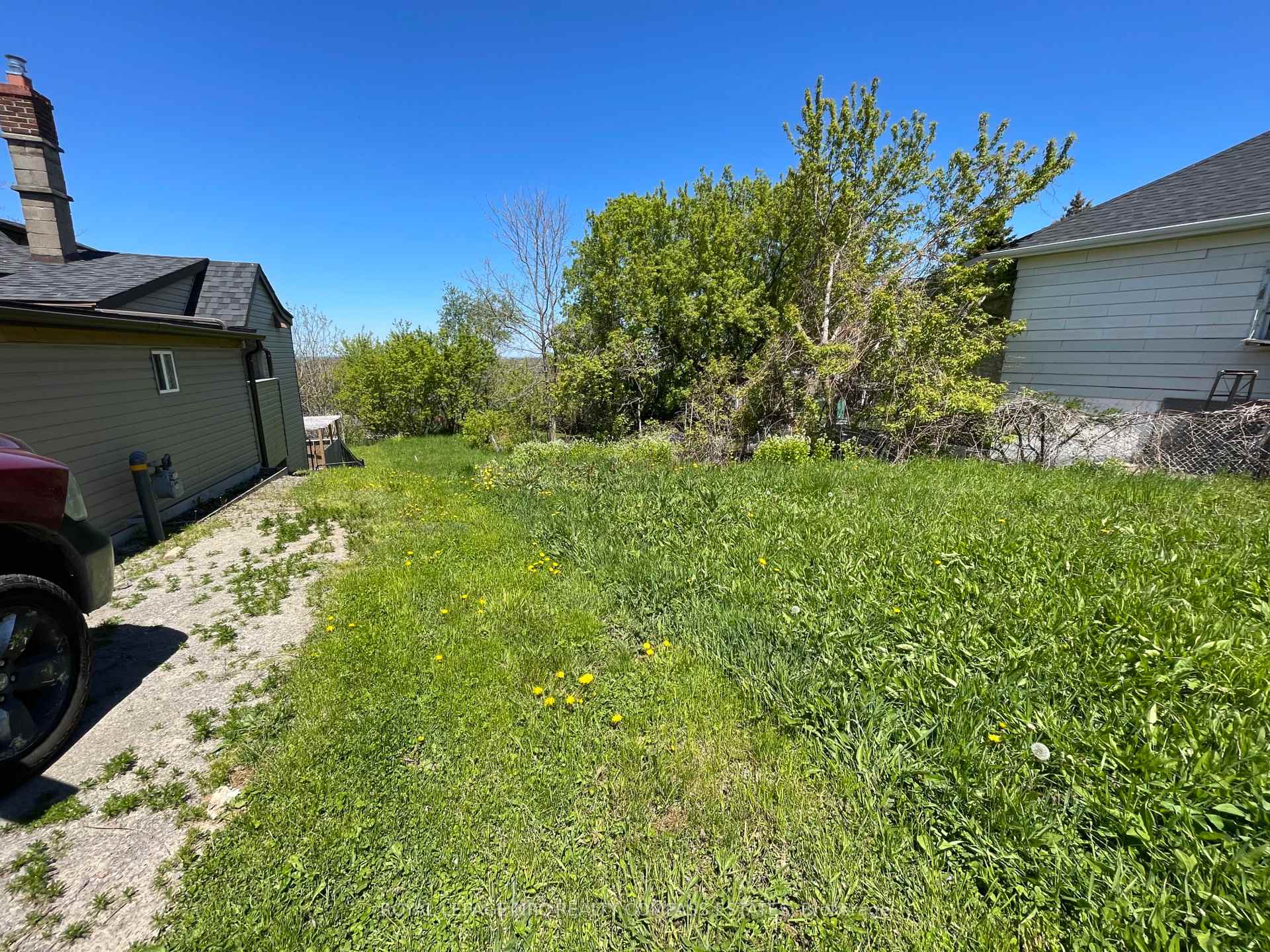 1 BALL Avenue, St. Catharines, ON L2T 1B4