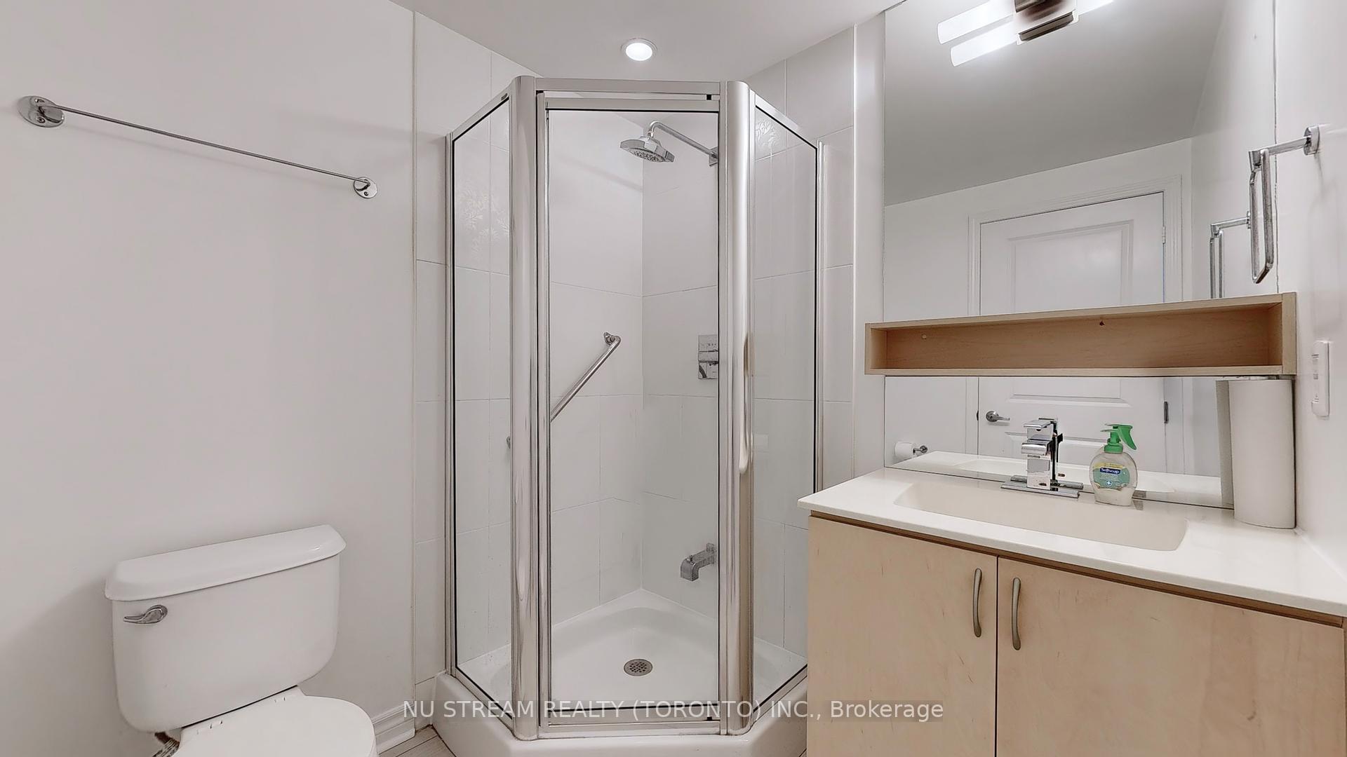 2 Bedrooms Condo at 2885 Bayview, Toronto For sale
