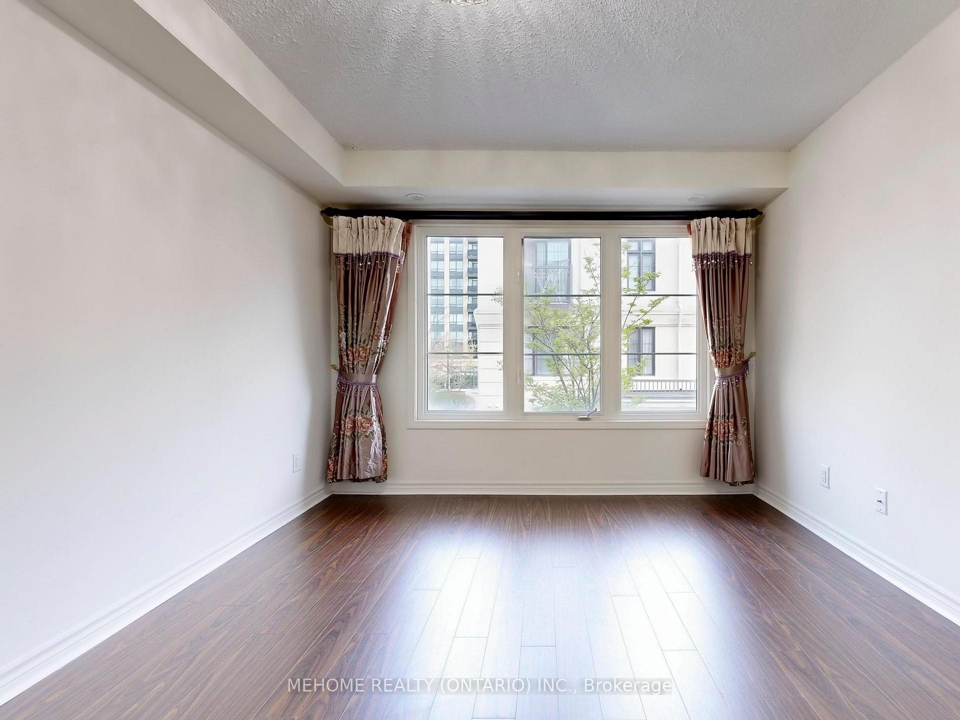 3 Bedrooms Condo at 7 Brighton, Vaughan For sale
