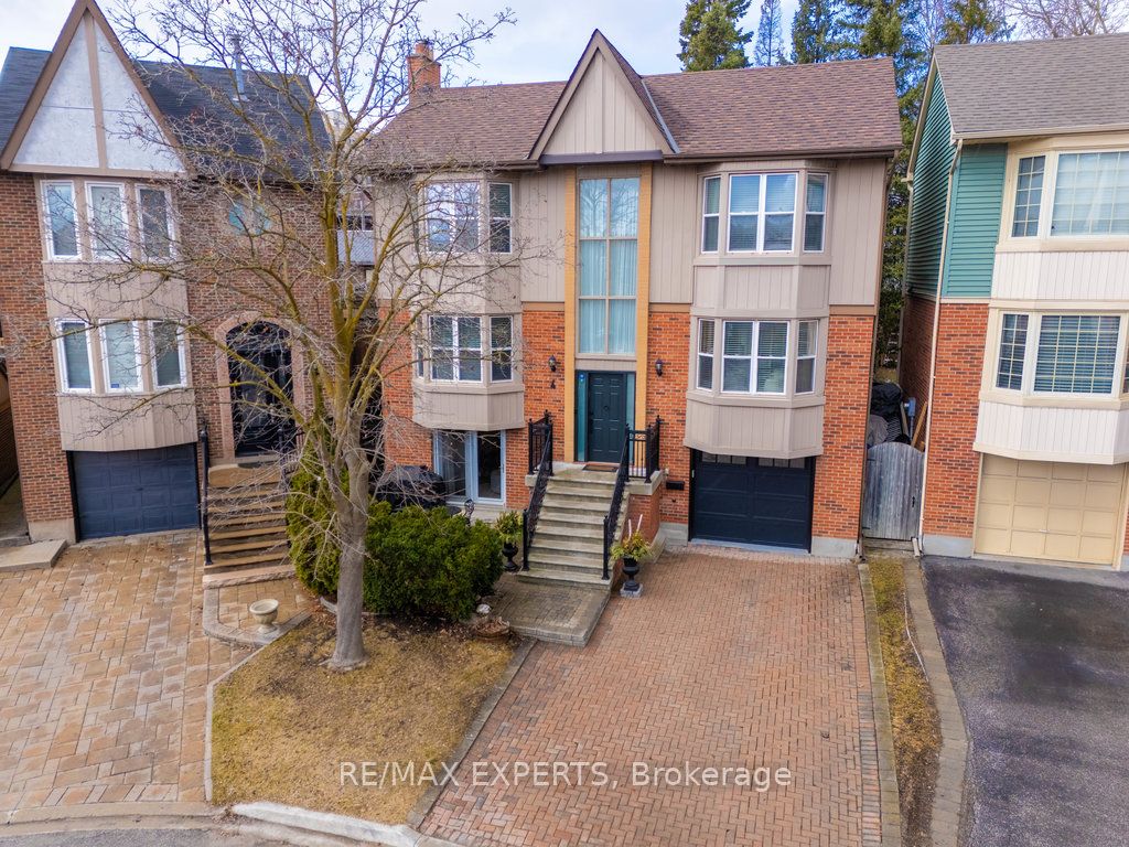 4 Amos Maynard Circle, Vaughan, ON L4L 3B8