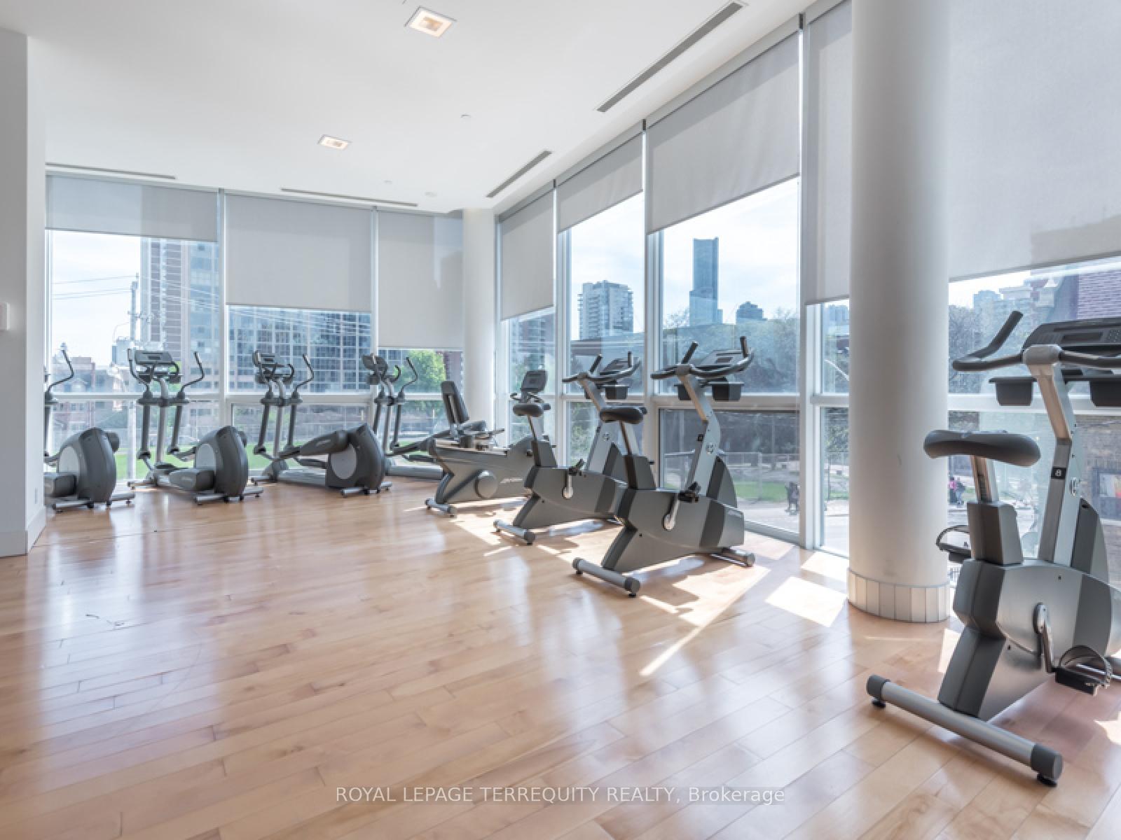 2 Bedrooms Condo at 120 Homewood, Toronto For sale