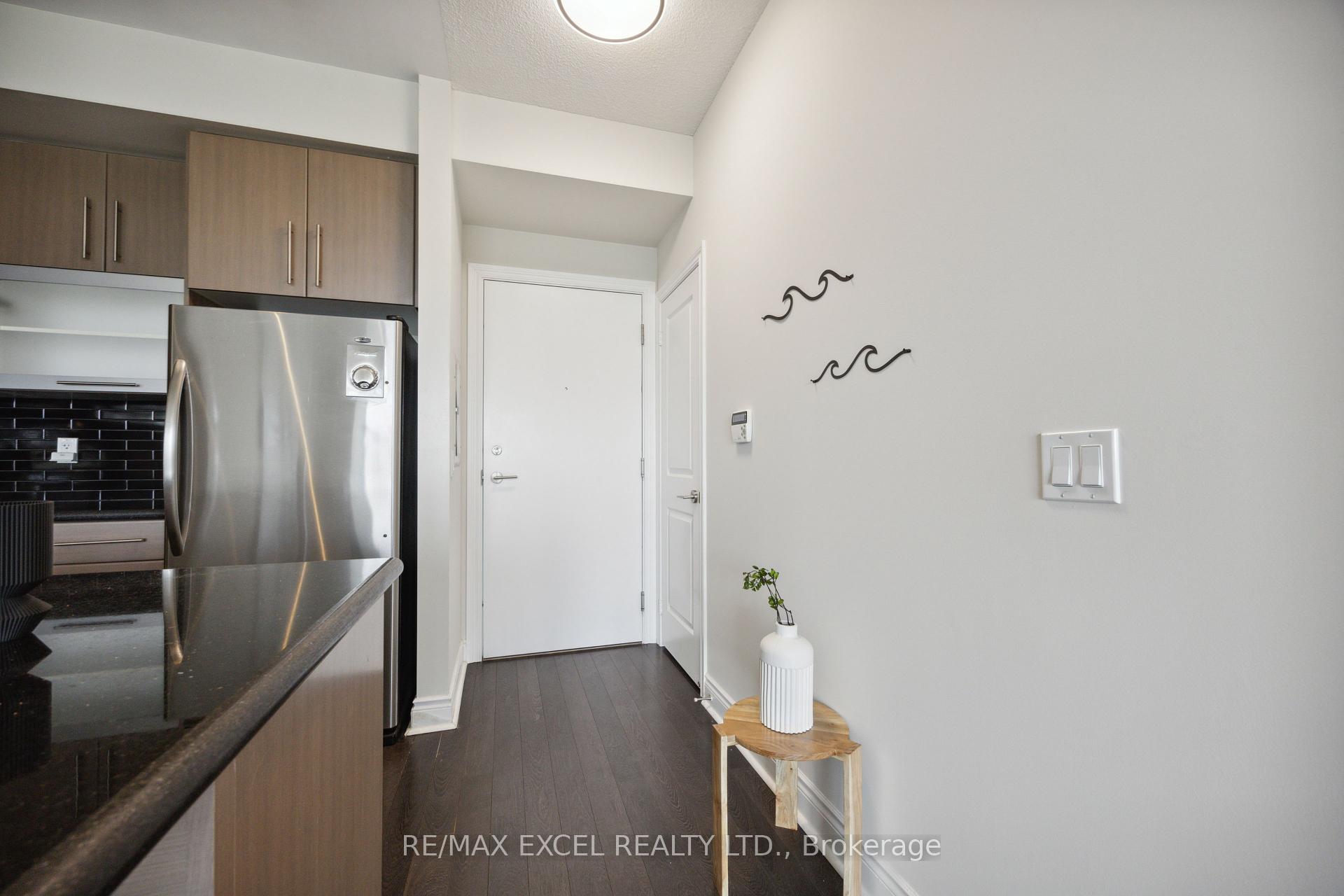 2 Bedrooms Condo at 90 Stadium, Toronto For sale
