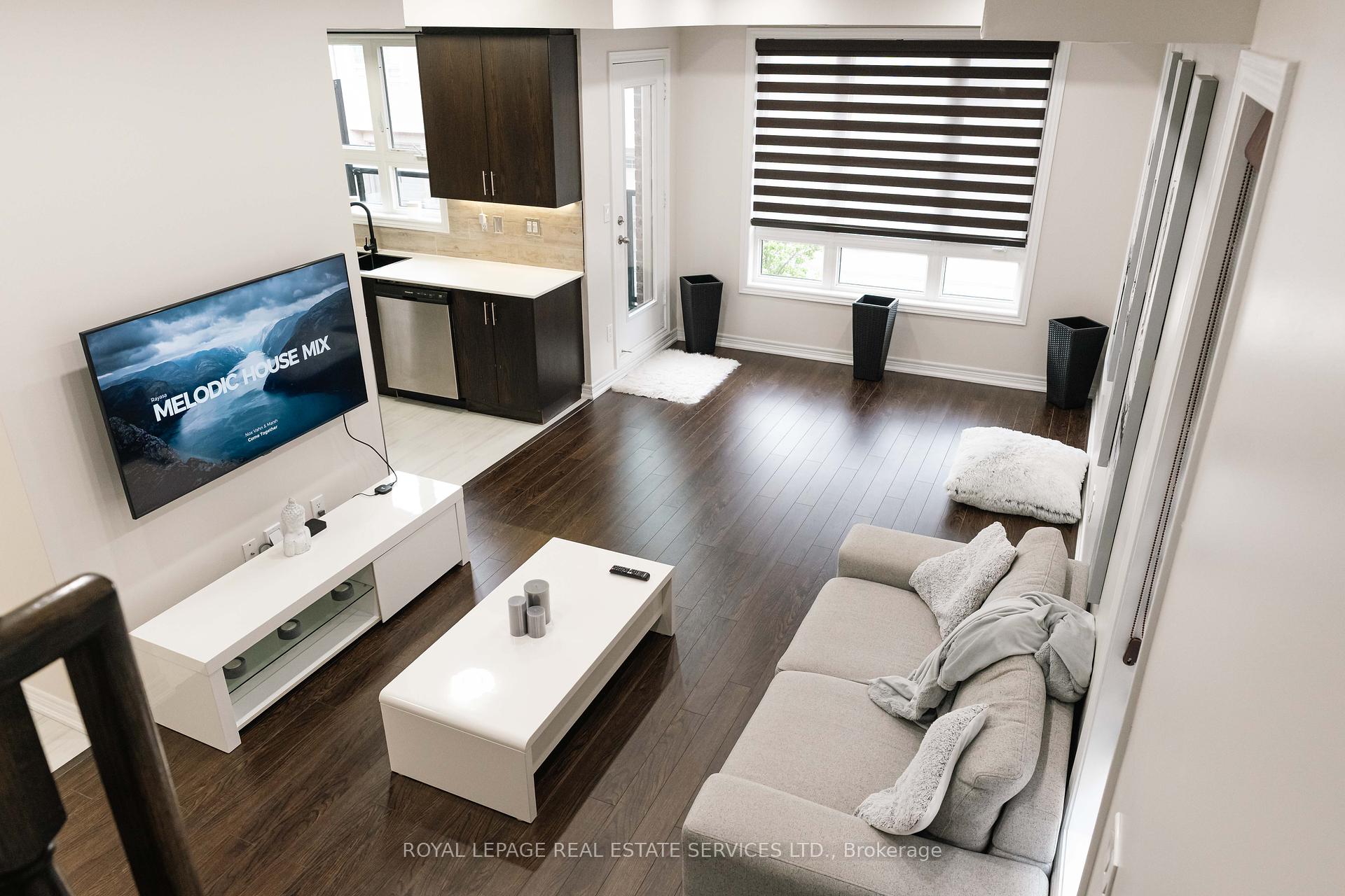 2 Bedrooms Condo at 9621 Jane, Vaughan For sale