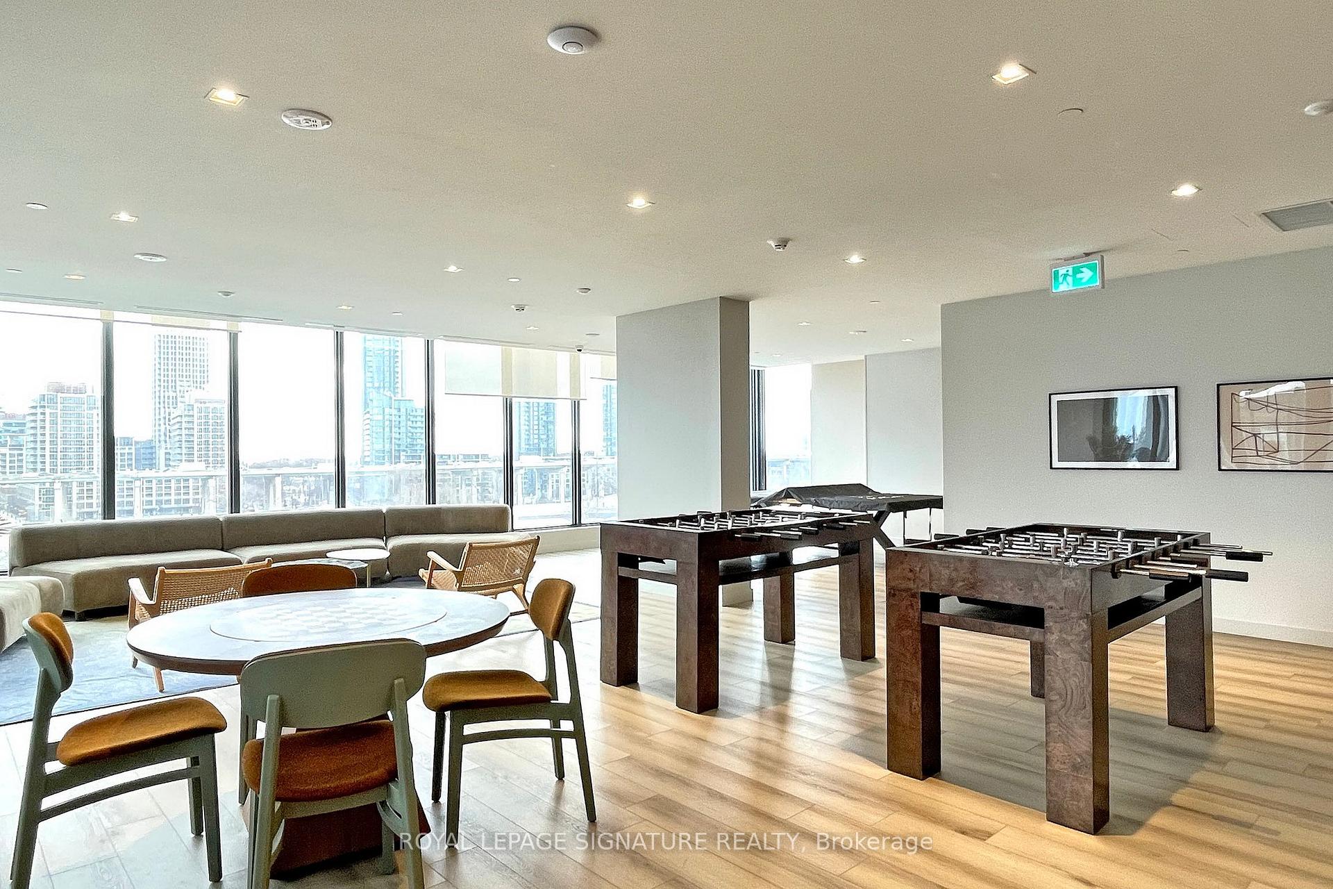 2 Bedrooms Condo at 9 Tecumseth, Toronto For sale