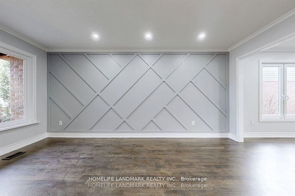 3452 Cherrington Crescent