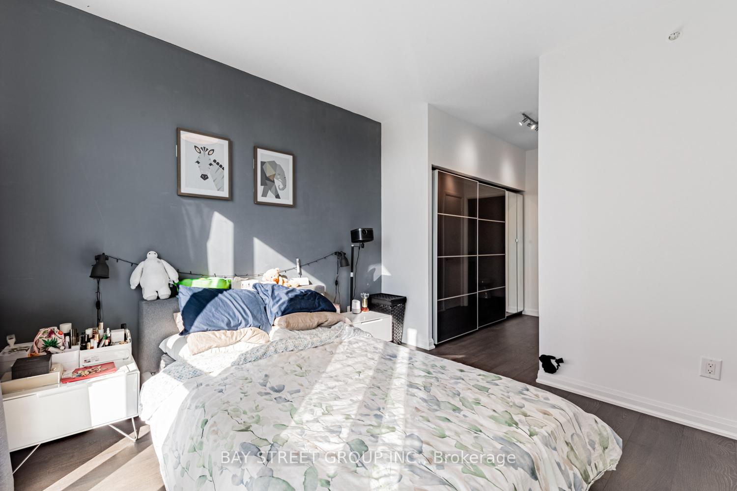 3 Bedrooms Condo at 9 Bogert, Toronto For sale