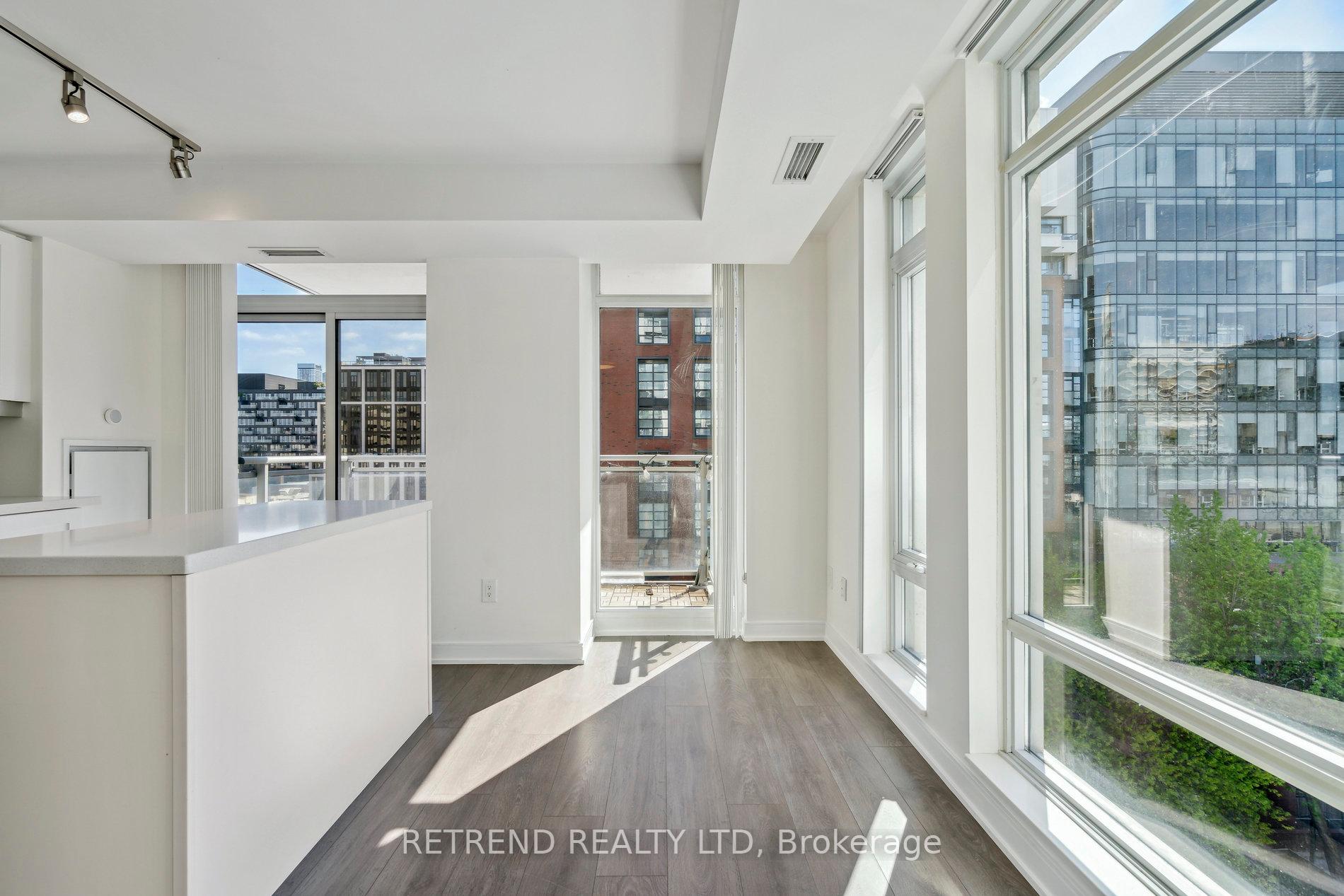 3 Bedrooms Condo at 525 Adelaide, Toronto For sale