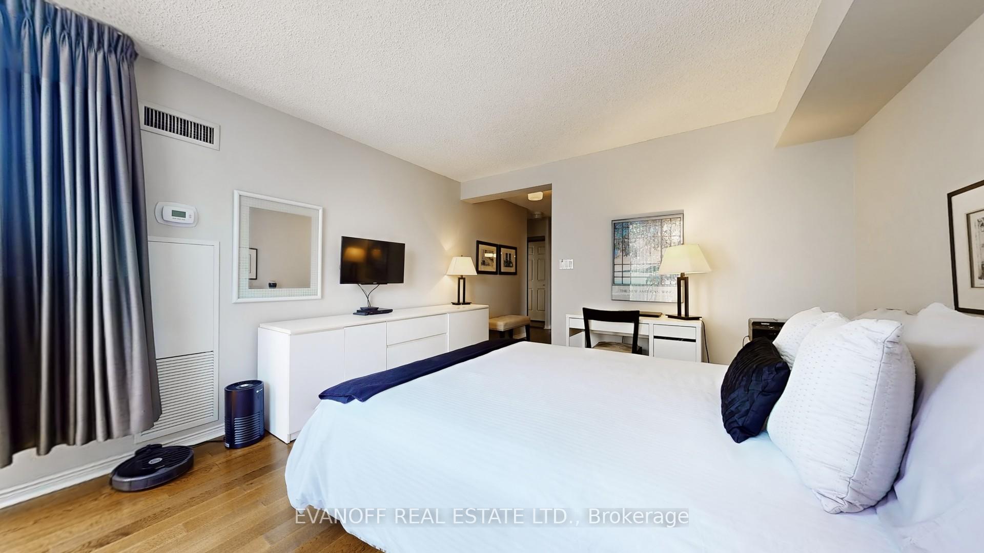 3 Bedrooms Condo at 20 Guildwood, Toronto For sale