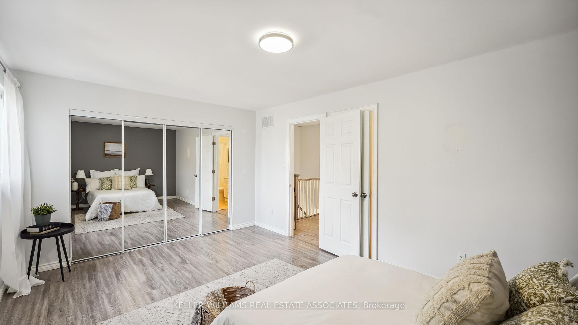 3 Bedrooms Condo at 6855 Glen Erin, Mississauga For sale