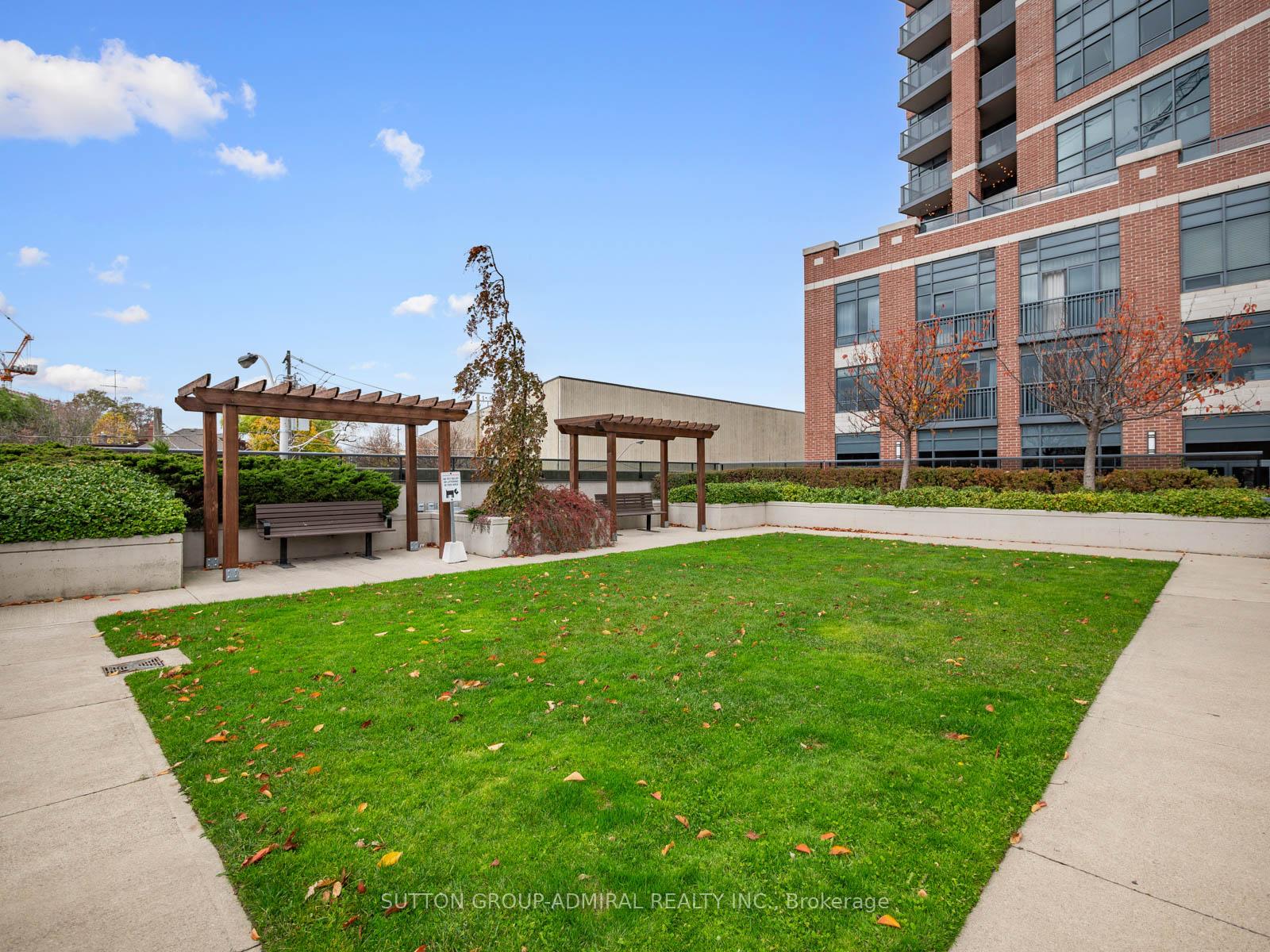 2 Bedrooms Condo at 60 Heintzman, Toronto For sale