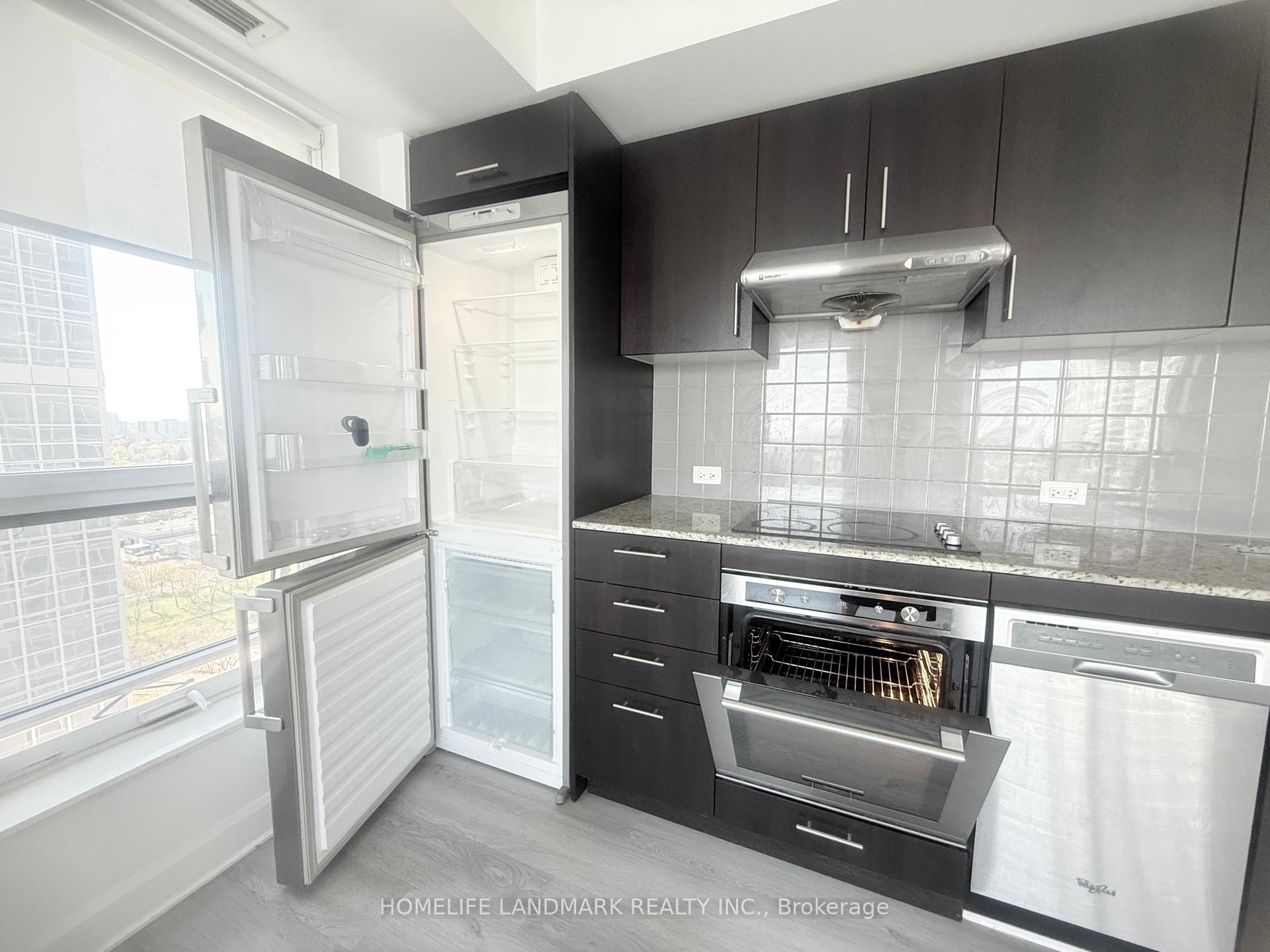 2 Bedrooms Condo at 255 Village Green,  Toronto For sale