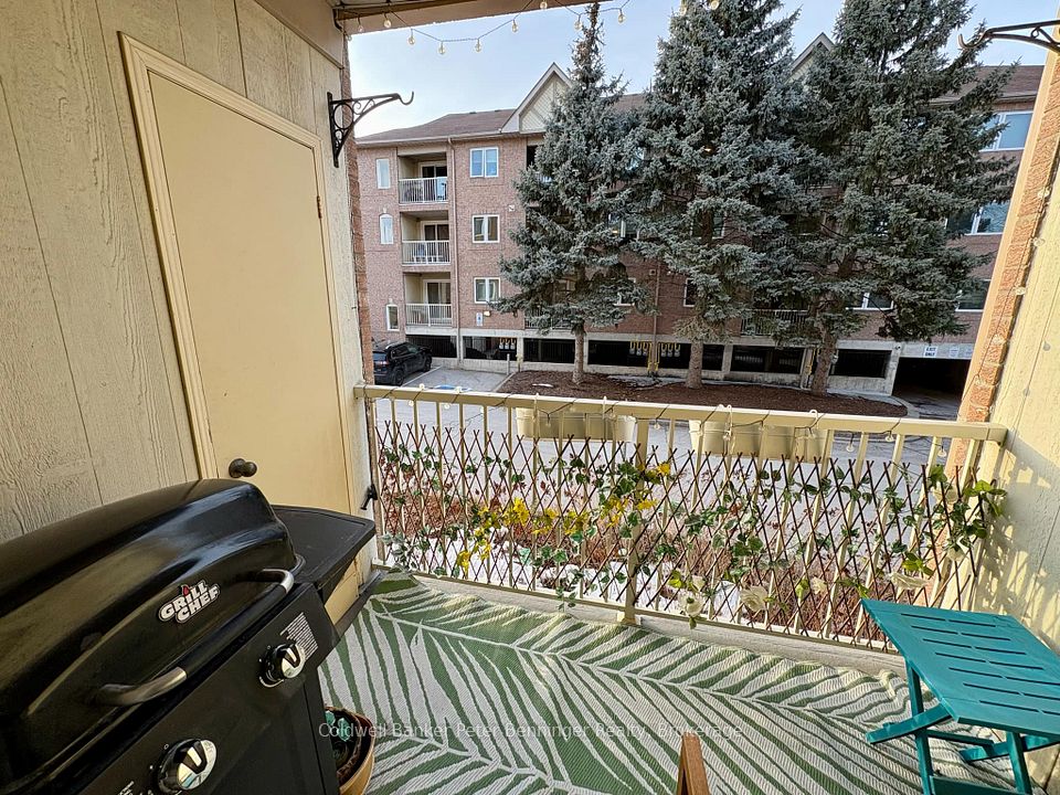 Private balcony w storage locker