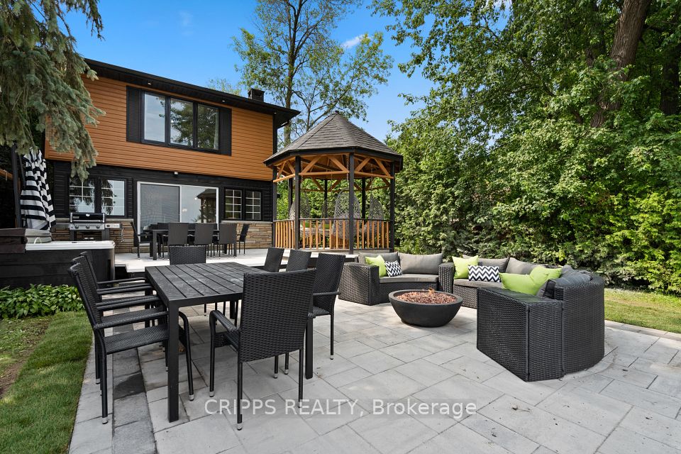 943 Barry Avenue, Innisfil, ON L0L 1W0