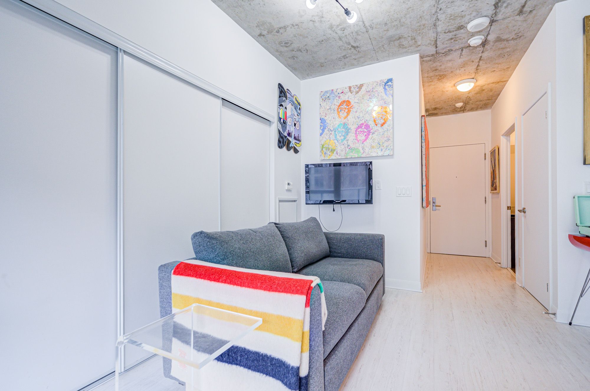 478 King Street W 318