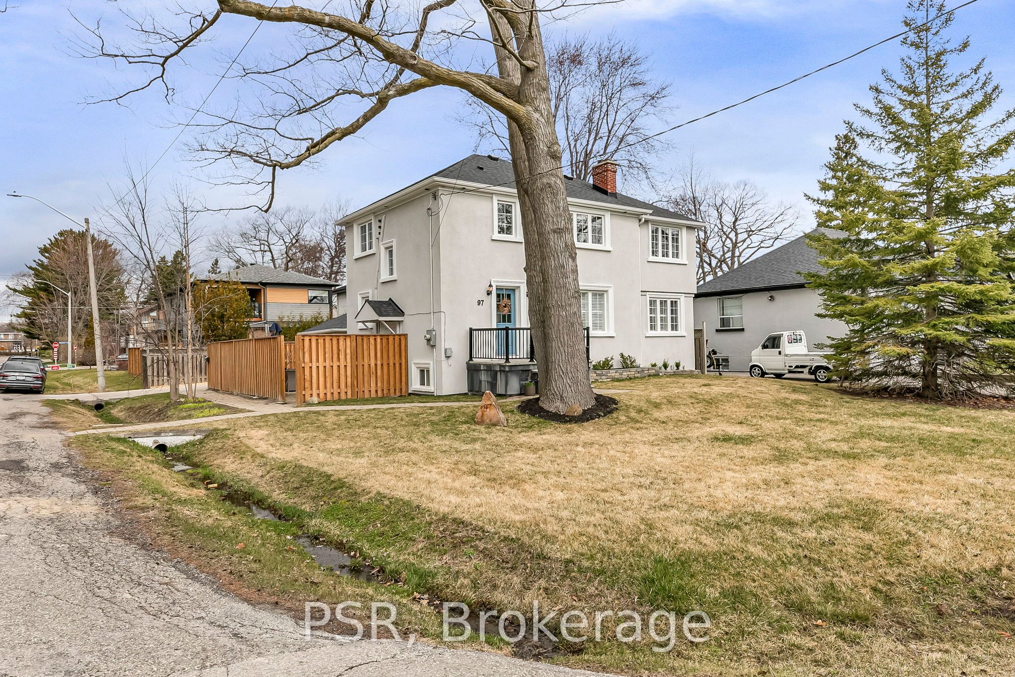 97 Troy Street, Mississauga, ON L5G 1S8